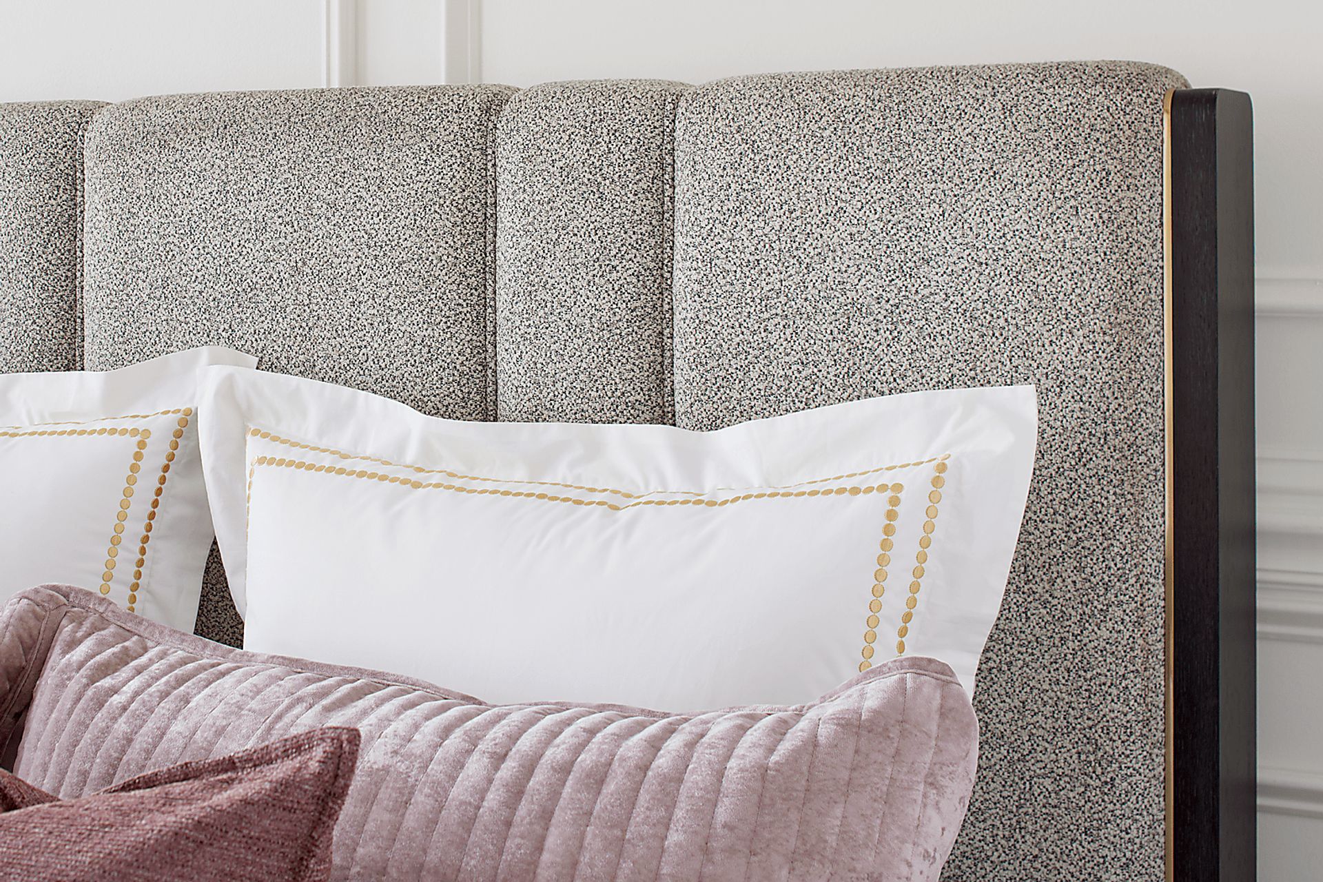 Wilshire Gray 3 Pc Queen Upholstered Bed - Image 4