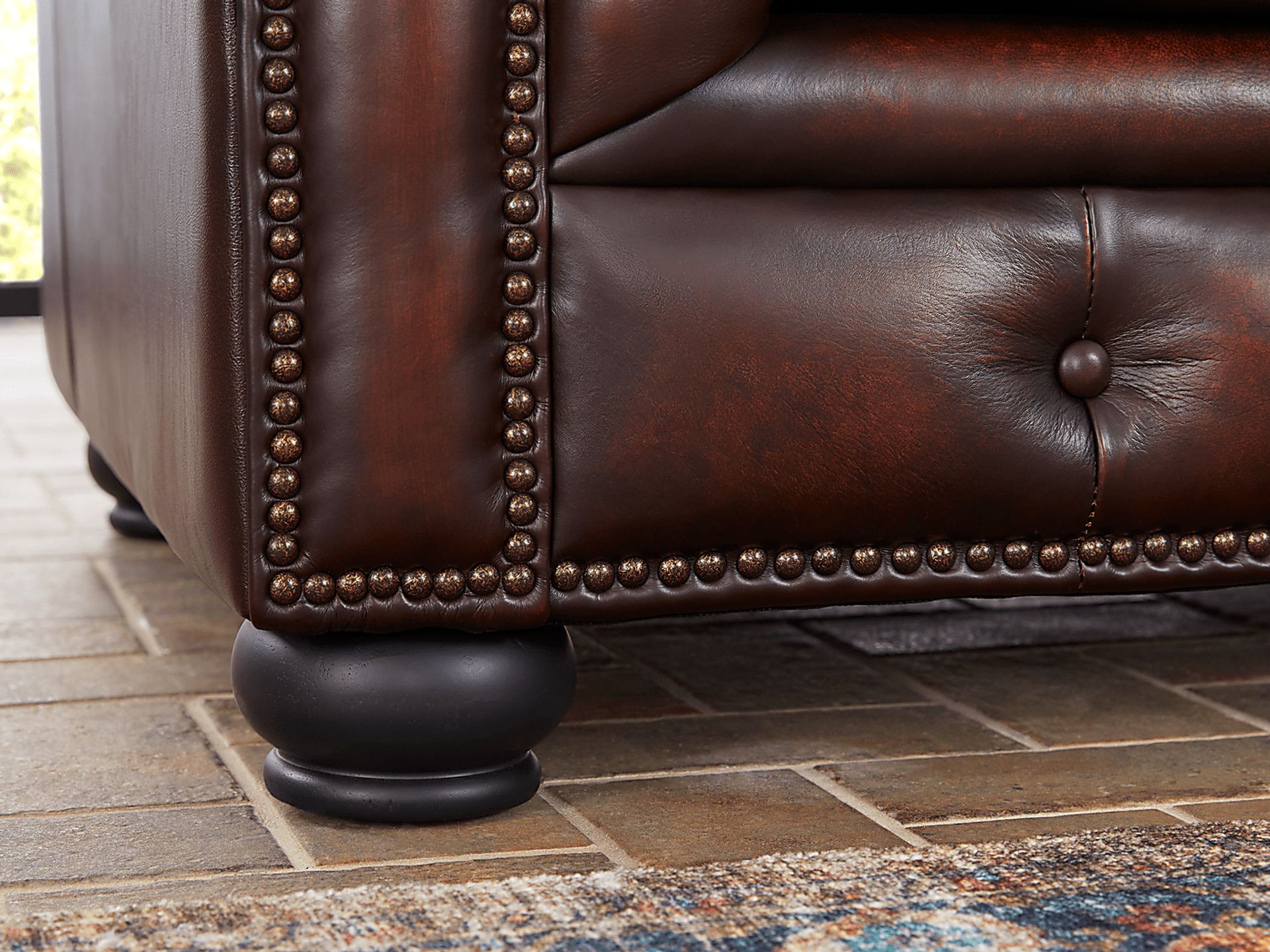 Winchester Way Brown Leather Chesterfield Sofa - Image 4
