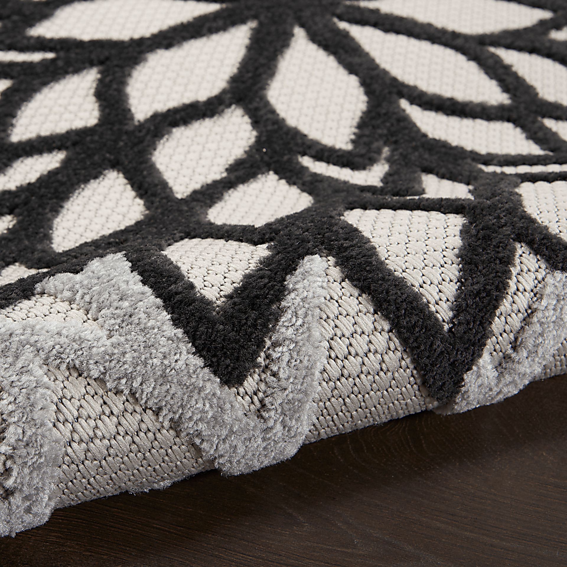 Winthrone Black/White 7'10 x 10'6 Indoor/Outdoor Rug - Image 9