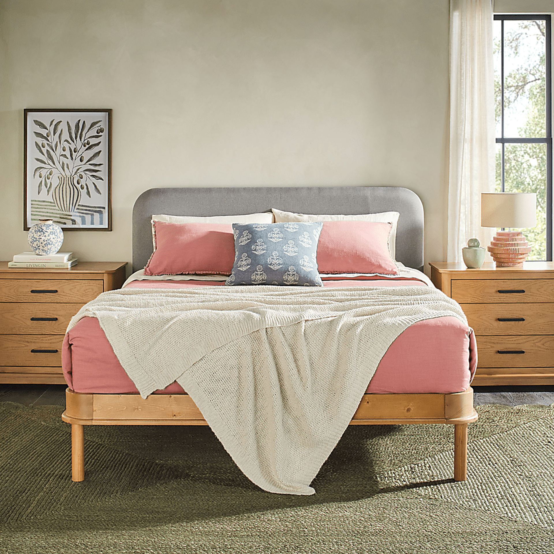 Wirthlin Oak Queen Bed - Image 3