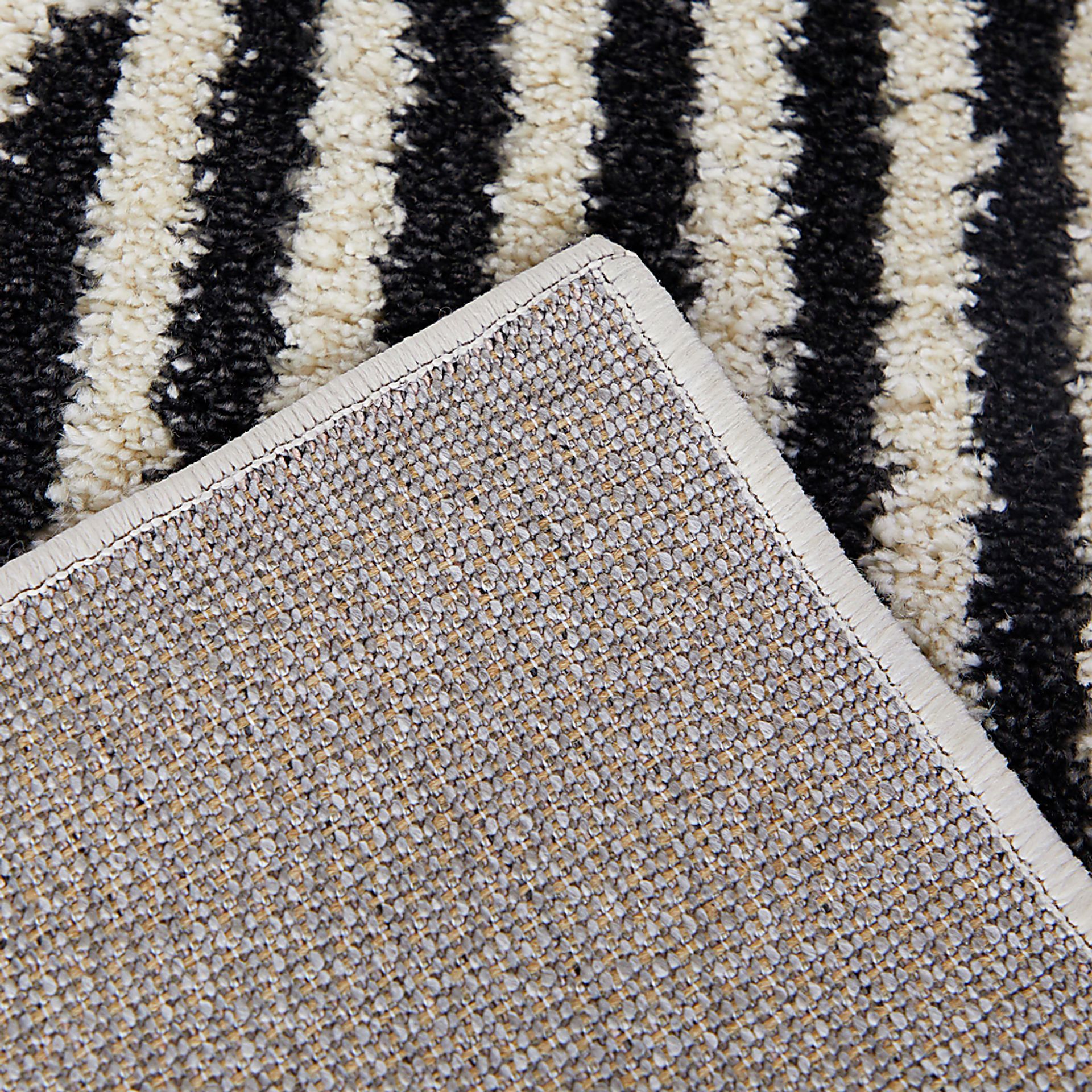 Woodfall Pink 7'10 x 10' Rug - Image 3