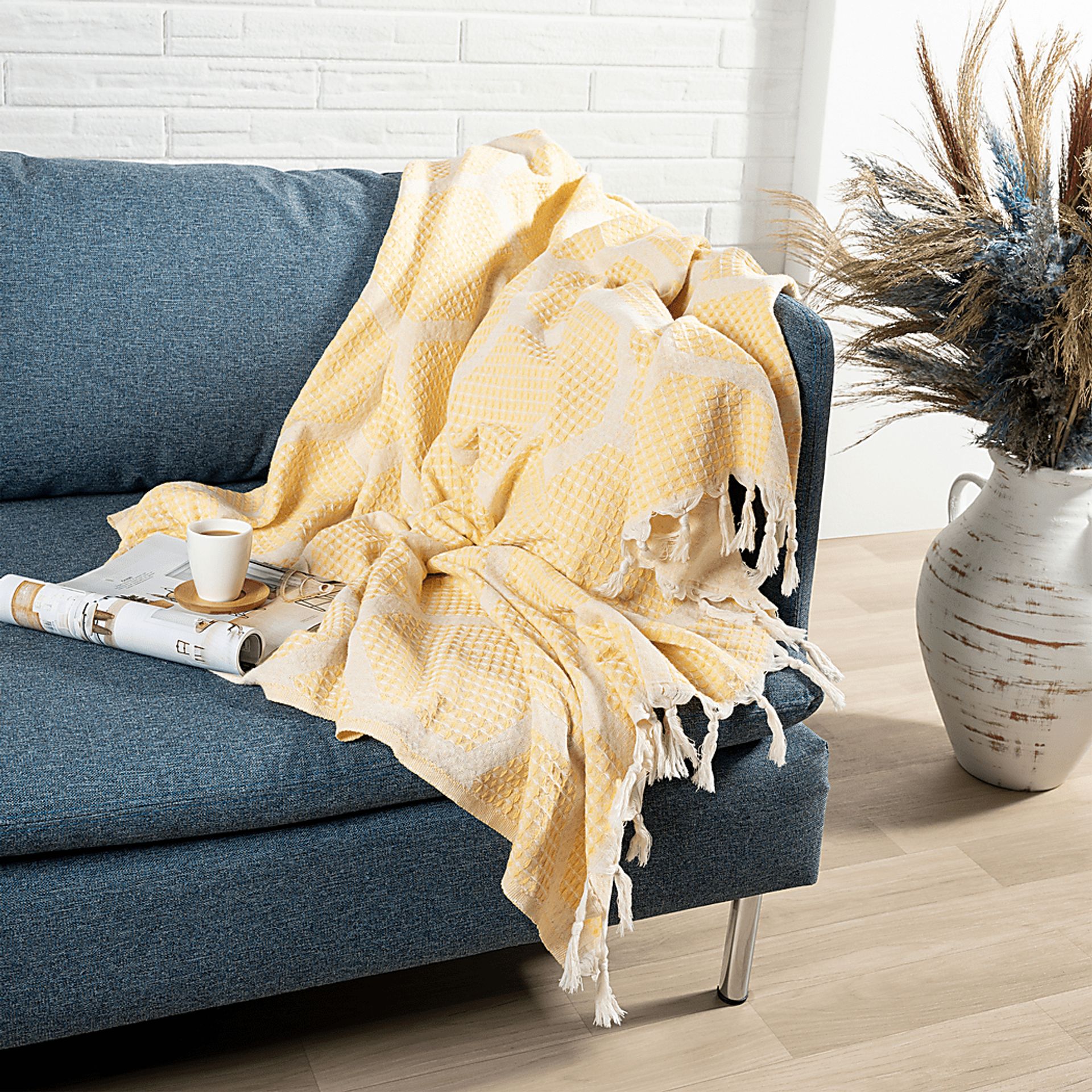 Woodgaler Yellow Throw Blanket - Image 2