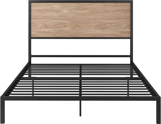 Woodington Brown Queen Bed - Thumbnail - Image 3