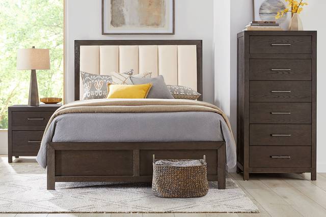 Woodley Dark Brown 5 Pc King Upholstered Bedroom - Thumbnail - Image 1