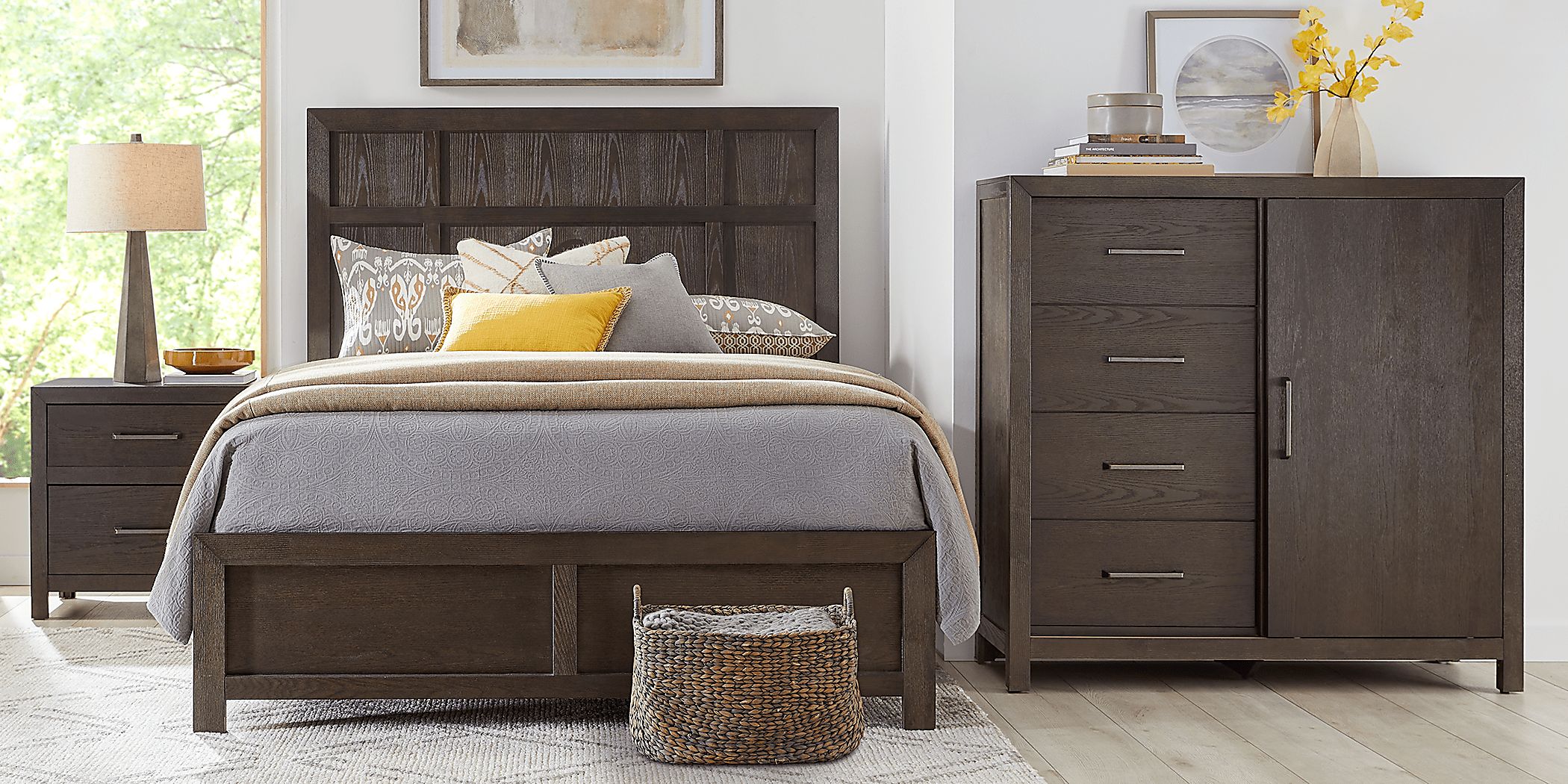 https://assets.roomstogo.com/product/woodley-dark-brown-5-pc-queen-panel-bedroom_8024733P_image-room?cache-id=0a08fca221e60d9a6dd3059ec5cee50b