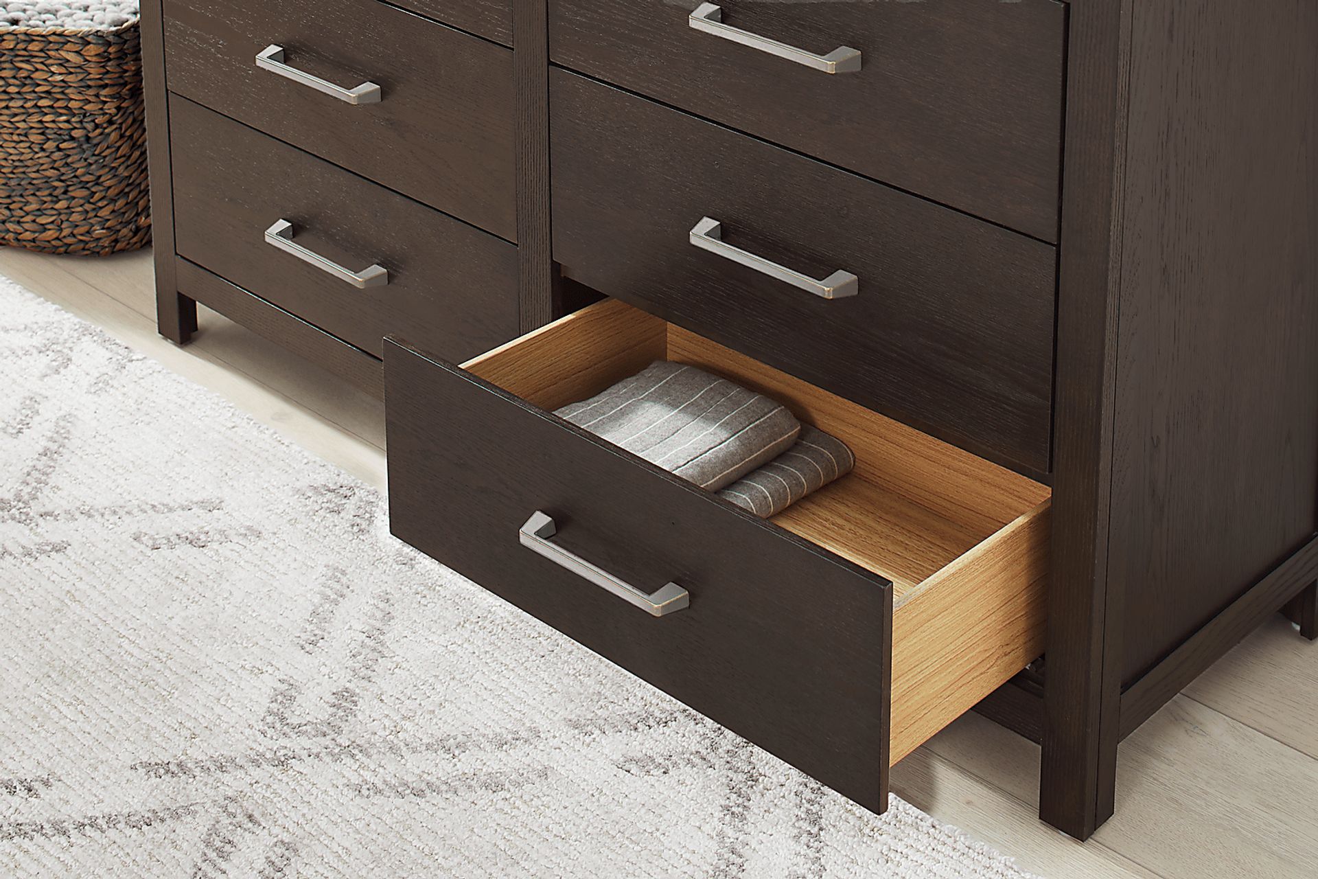 Woodley Dark Brown 8 Pc Queen Panel Bedroom - Image 7