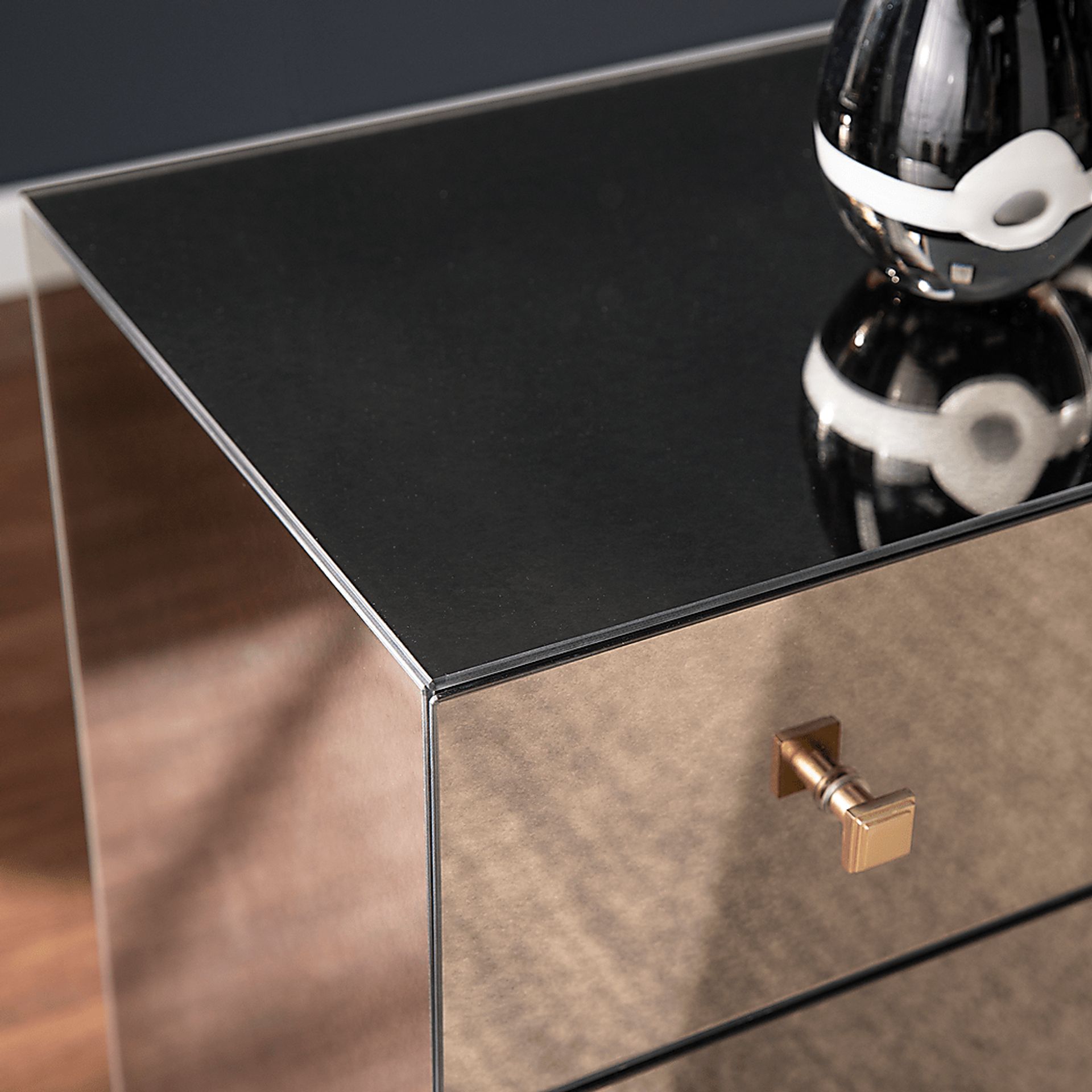 Wrentree Gold Accent Cabinet - Image 7