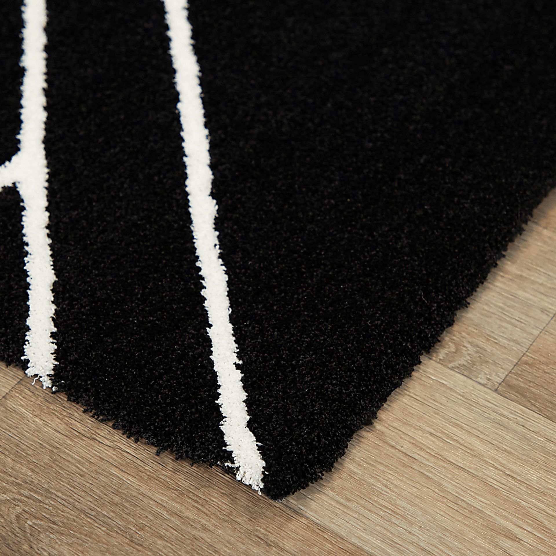 Wrilas Black/White 7'10 x 10' Rug - Image 5