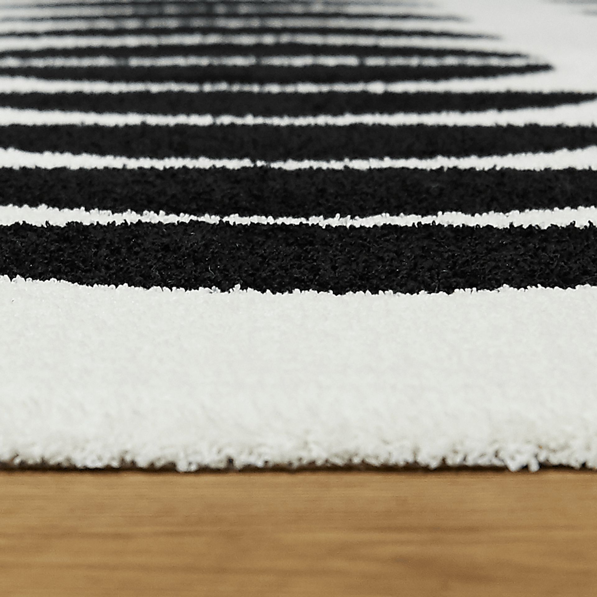 Wumolf Black/White 7'10 x 10' Rug - Image 3