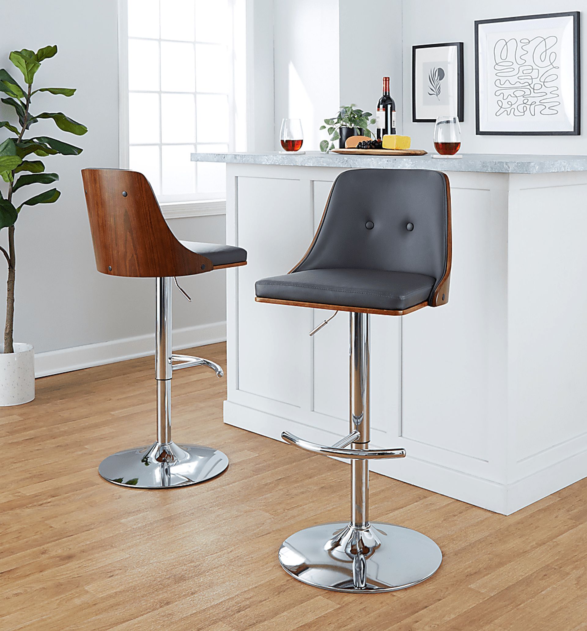 Wyndtop III Gray Adjustable Barstool, Set of 2 - Image 4