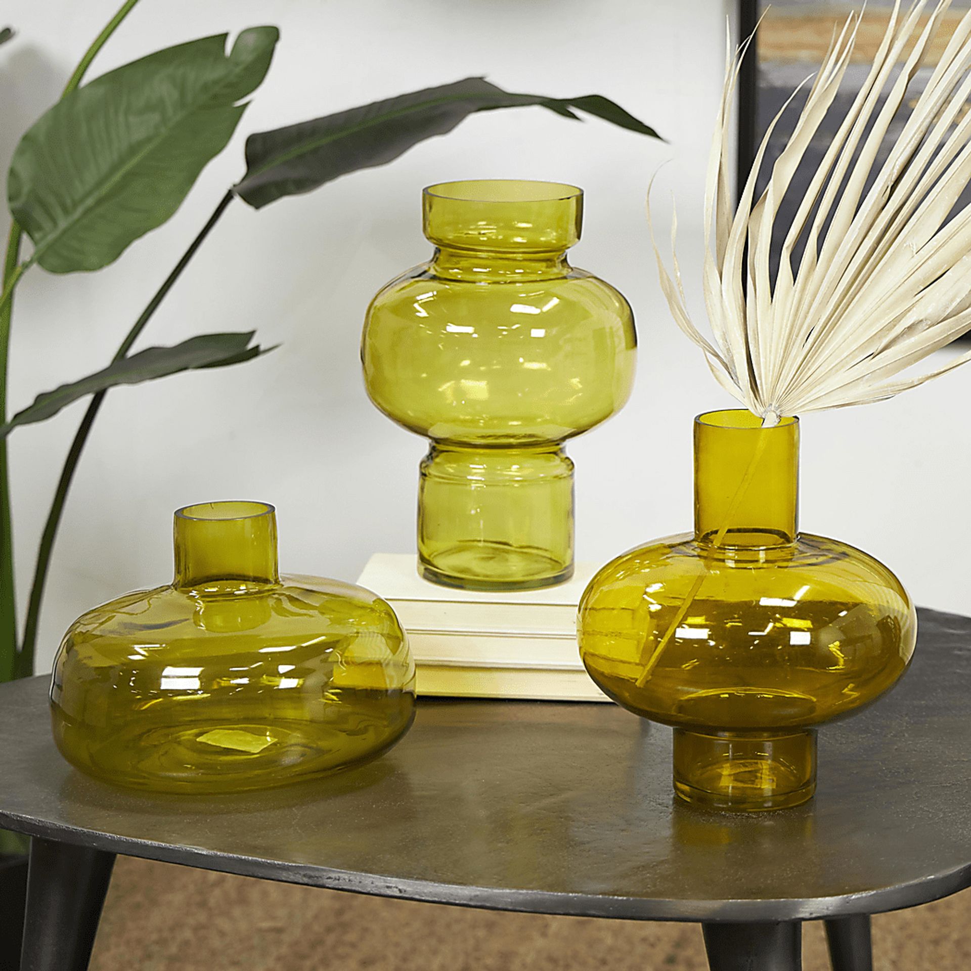 Xaleo Green Vase, Set of 3 - Image 2