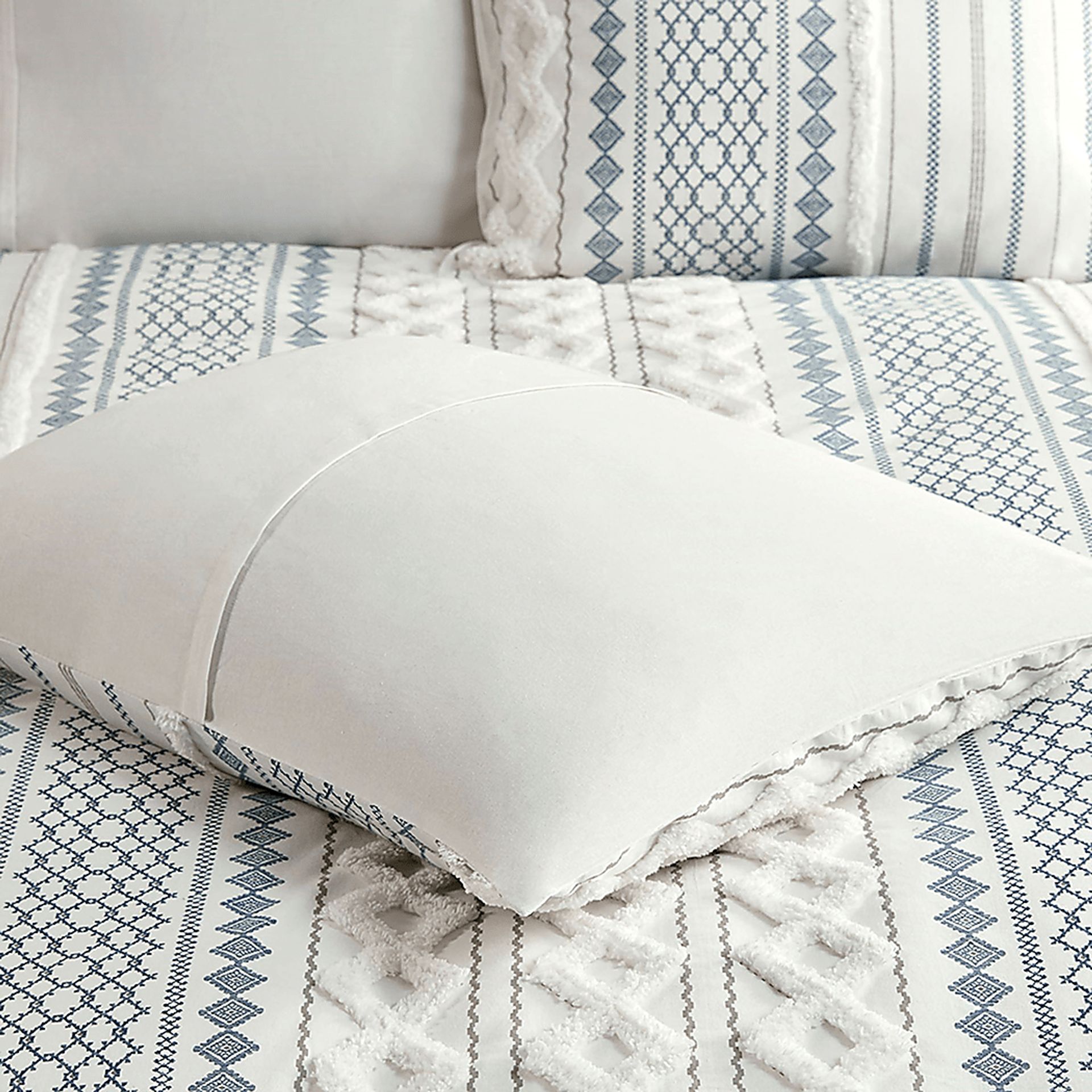 Xandr White Full/ Queen 3 pc Comforter Set - Image 7
