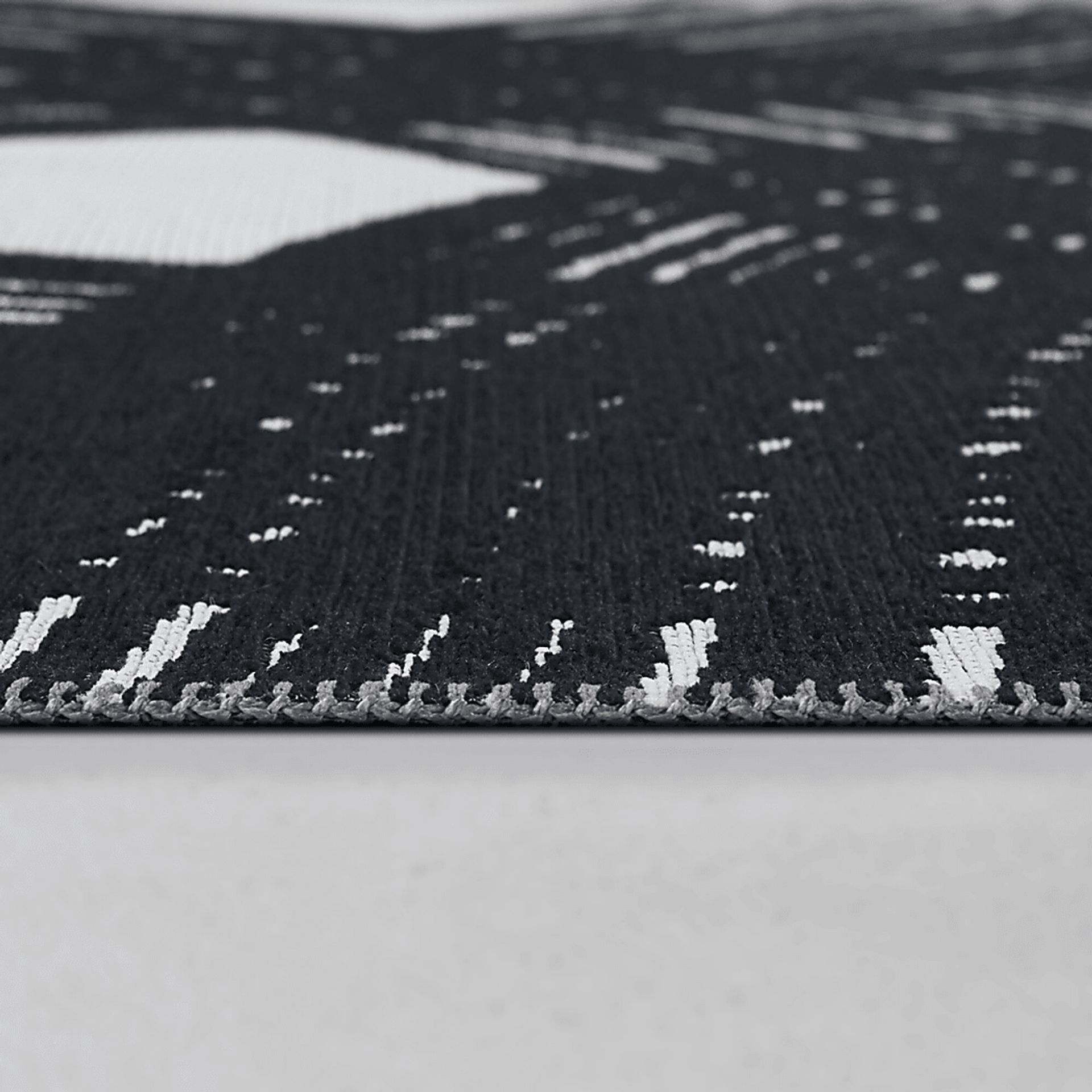 Yanys Black 5'3 x 7' Area Rug - Image 4