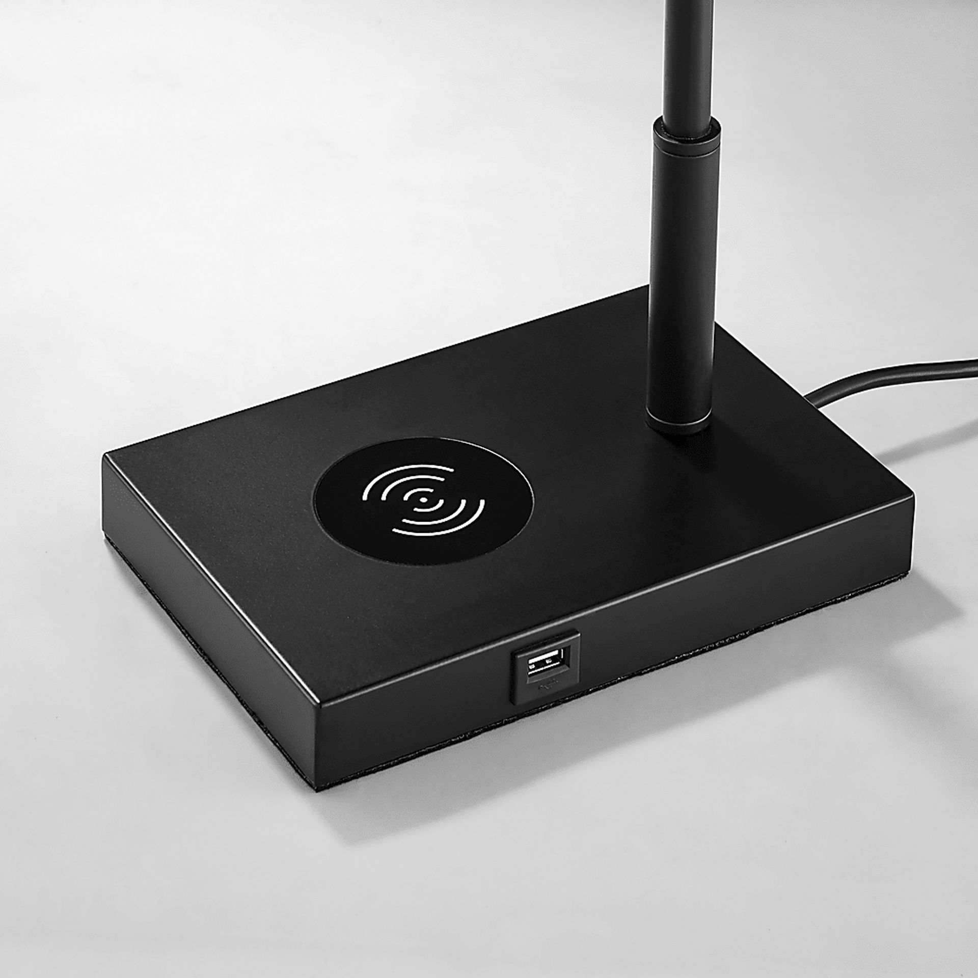 Yardarm Edge Black Lamp - Image 3