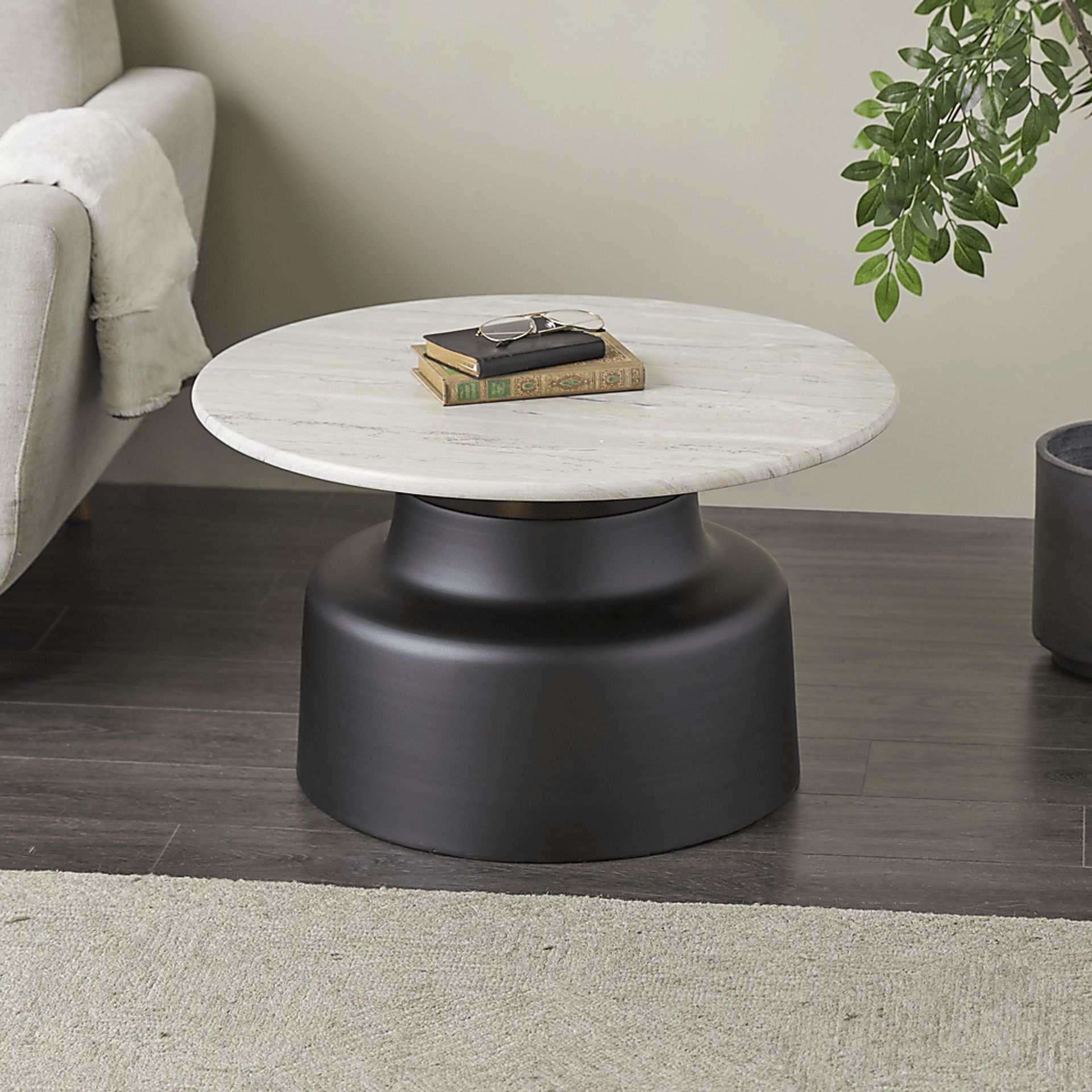 Yegi Black Coffee Table - Image 2