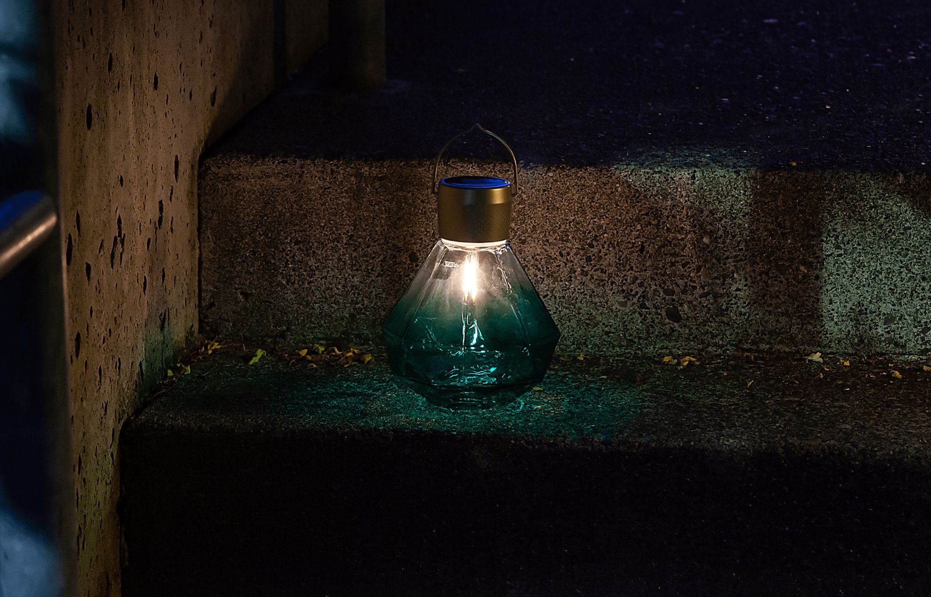 Yeser Cave Outdoor Emerald Solar Lantern - Image 14