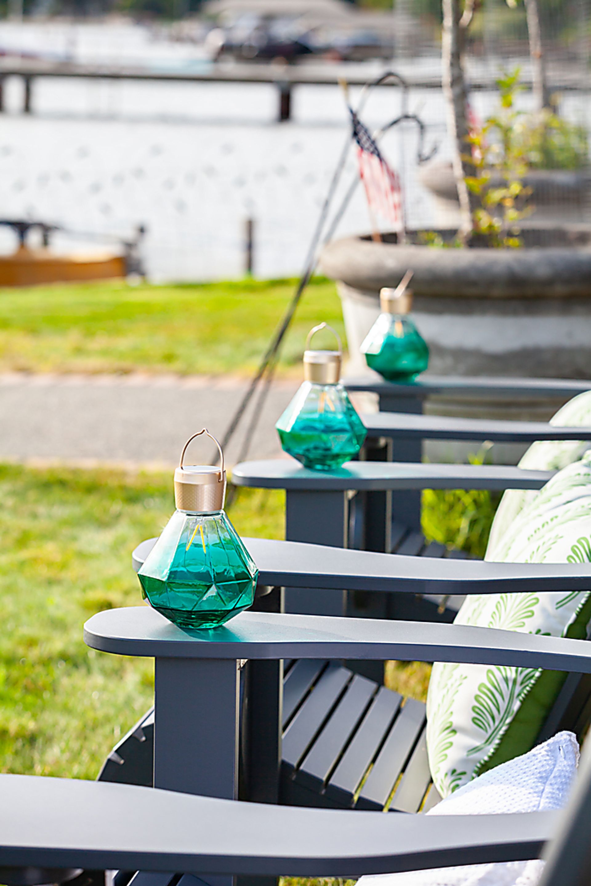 Yeser Cave Outdoor Emerald Solar Lantern - Image 2