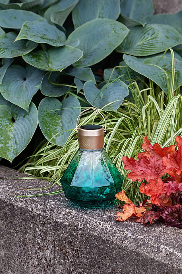 Yeser Cave Outdoor Emerald Solar Lantern - Thumbnail - Image 7