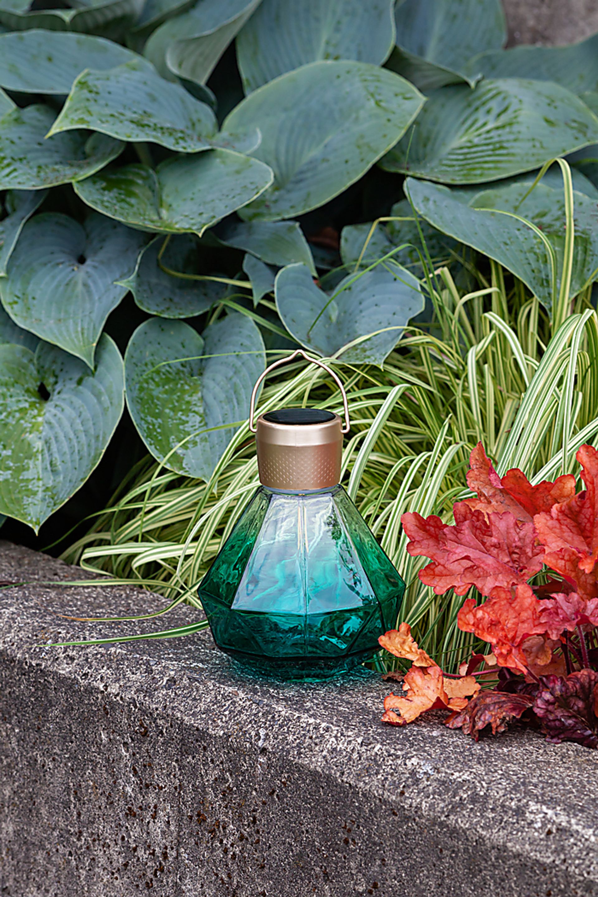 Yeser Cave Outdoor Emerald Solar Lantern - Image 7