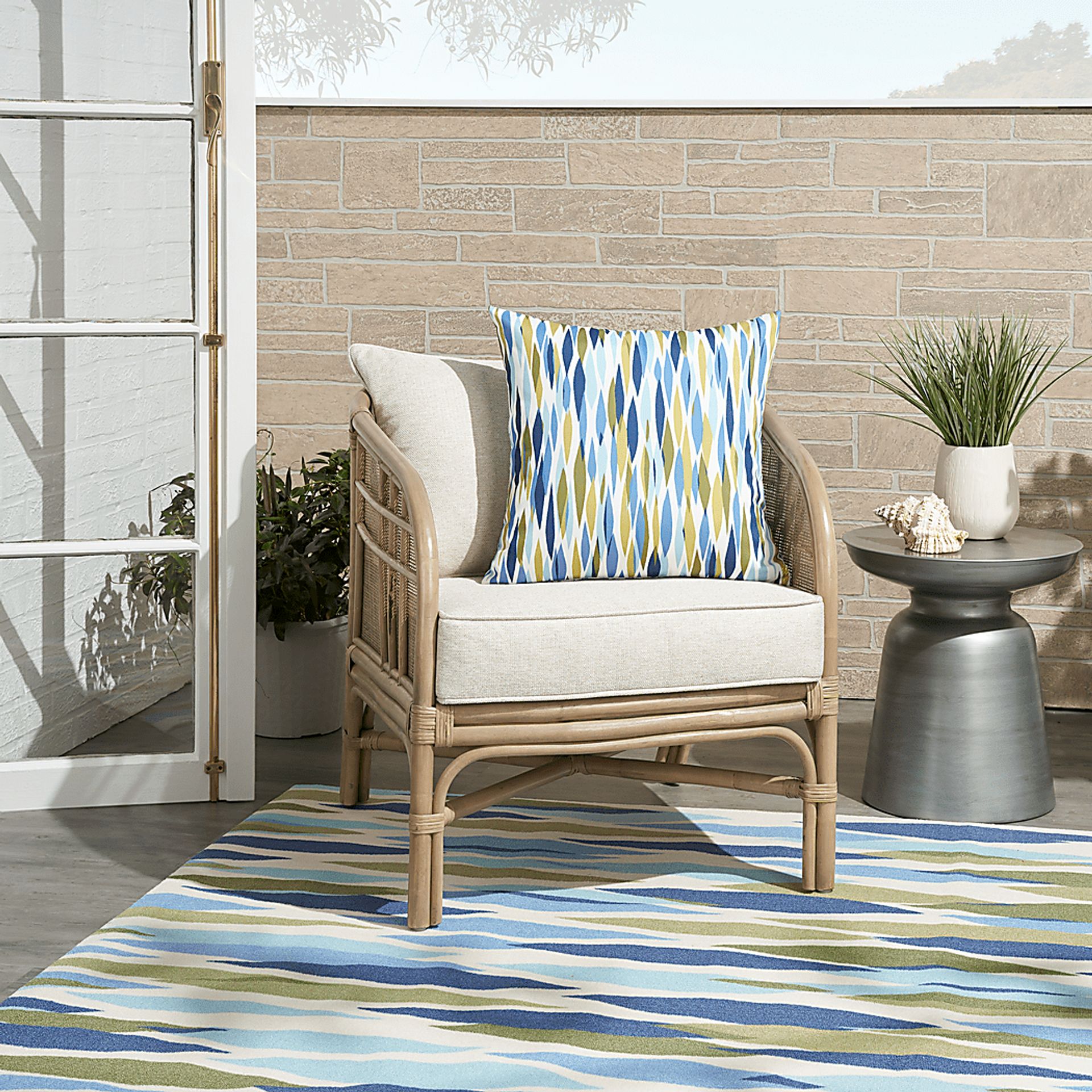 Yinven Navy Indoor/Outdoor Accent Pillow - Image 3