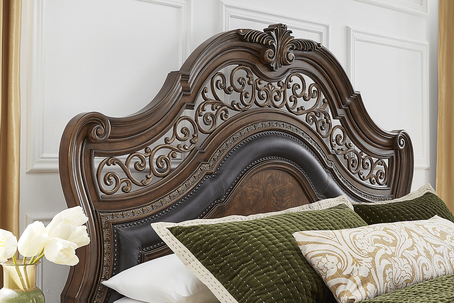 Yorkshire Manor King Panel Bedroom Set - Thumbnail 5
