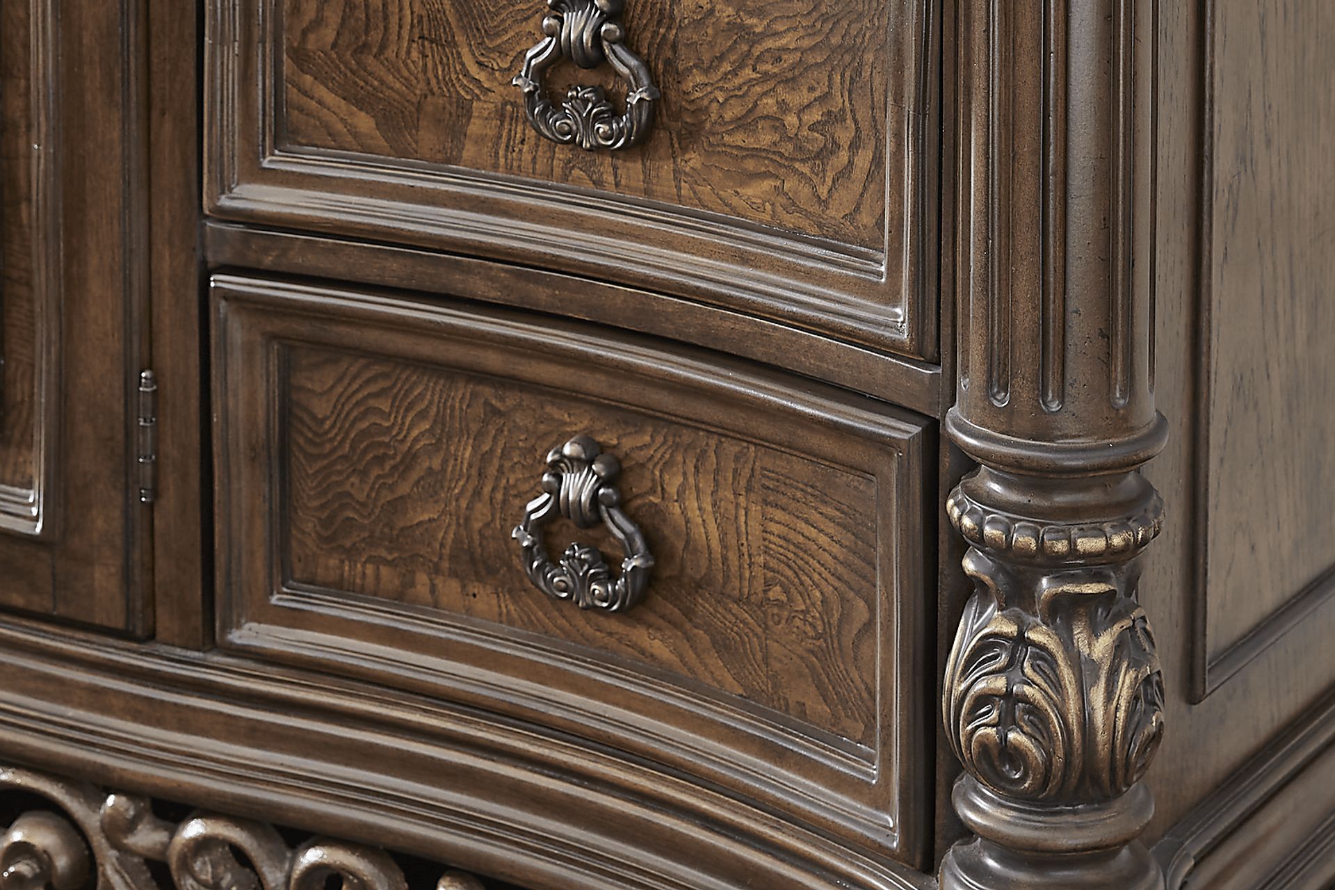 Yorkshire Manor Brown 7 Pc King Panel Bedroom - Image 9