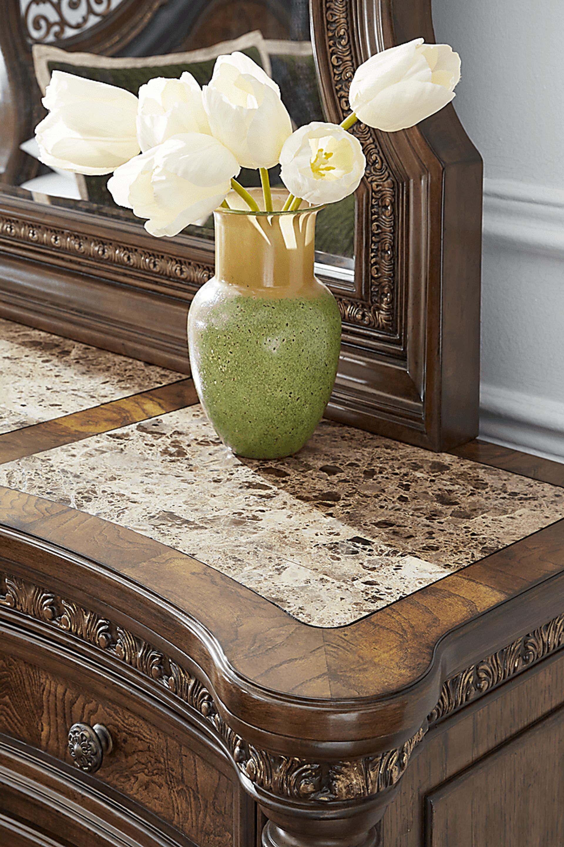 Yorkshire Manor Brown 7 Pc King Panel Bedroom - Image 12