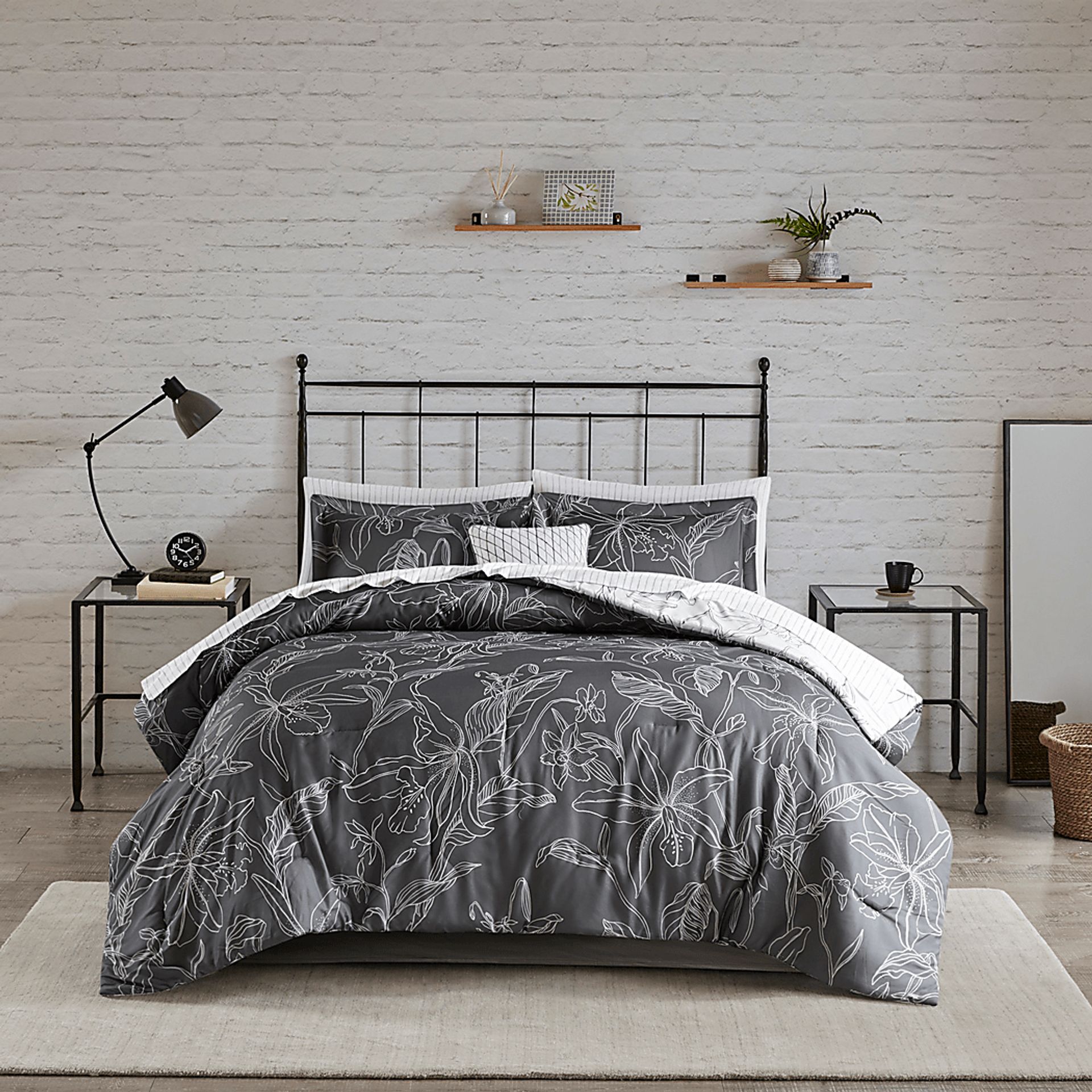 Zaide White 9 Pc King Bedding Set - Image 2