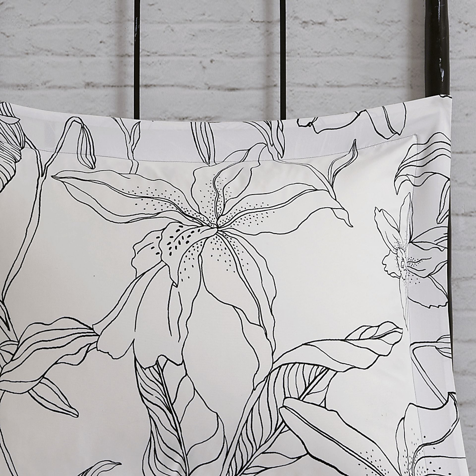 Zaide White 9 Pc King Bedding Set - Image 8