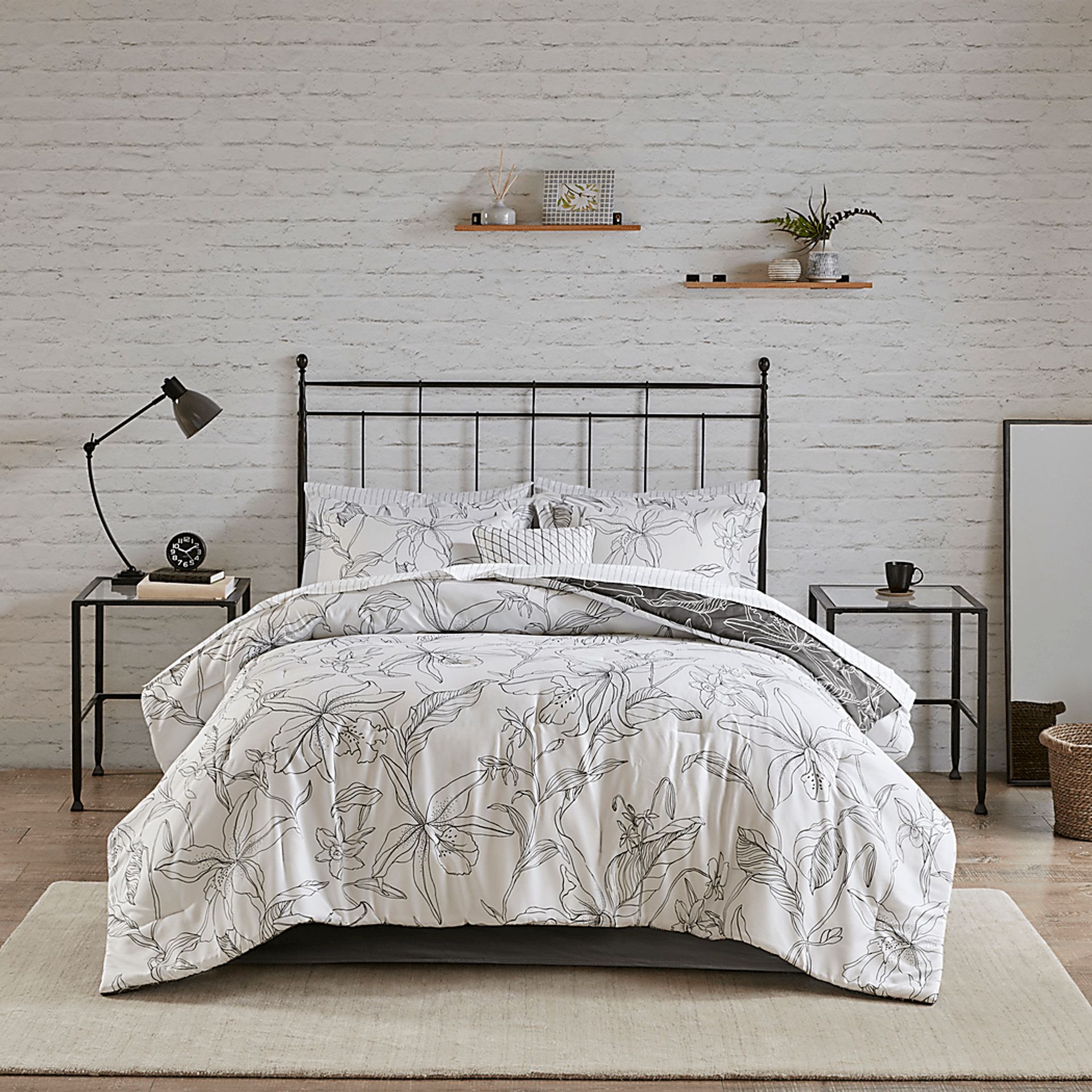 Zaide White 9 Pc King Bedding Set - Image 1