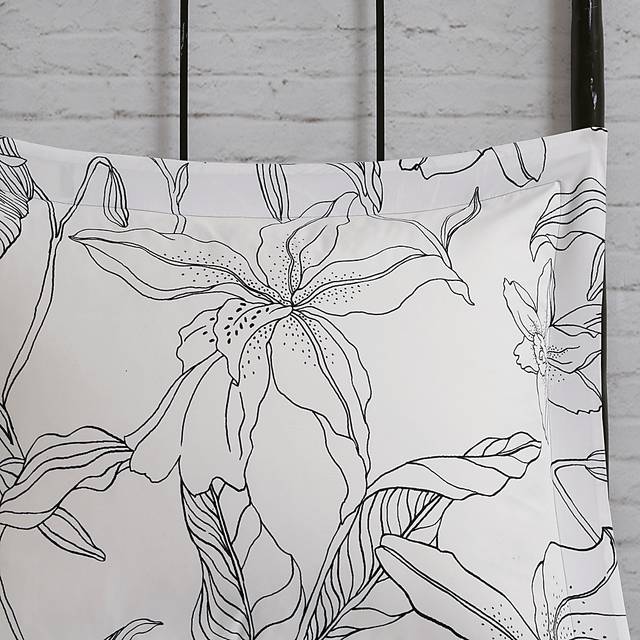 Zaide White 9 Pc Queen Bedding Set - Thumbnail - Image 8
