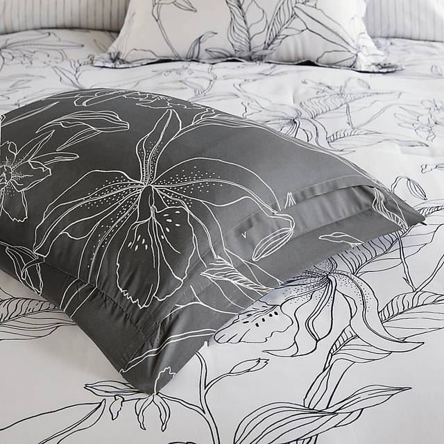 Zaide White 9 Pc Queen Bedding Set - Thumbnail - Image 9