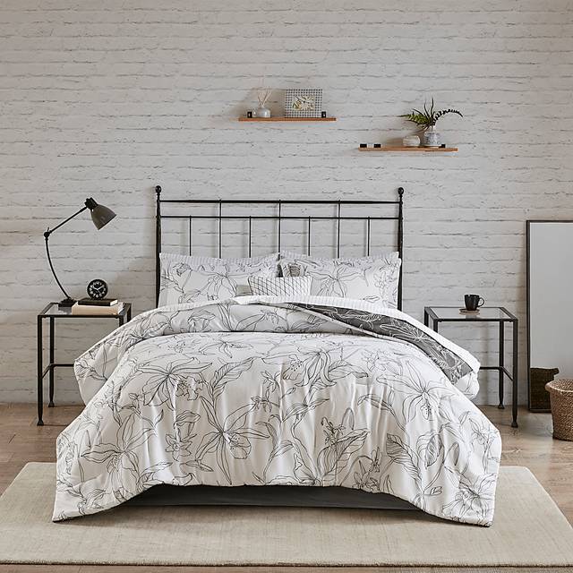 Zaide White 9 Pc Queen Bedding Set - Thumbnail - Image 1