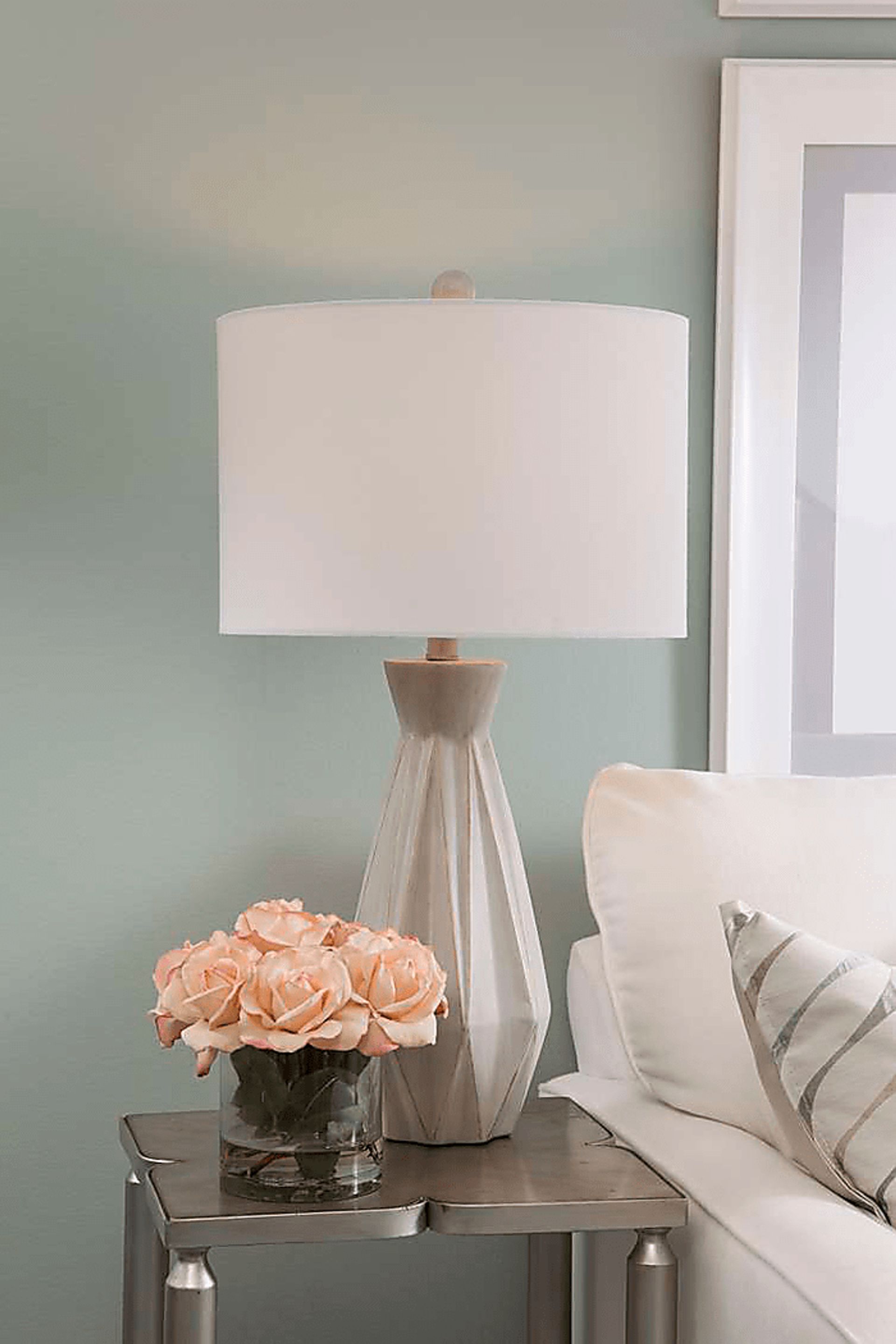 Zambito Oaks Ivory Lamp - Image 2