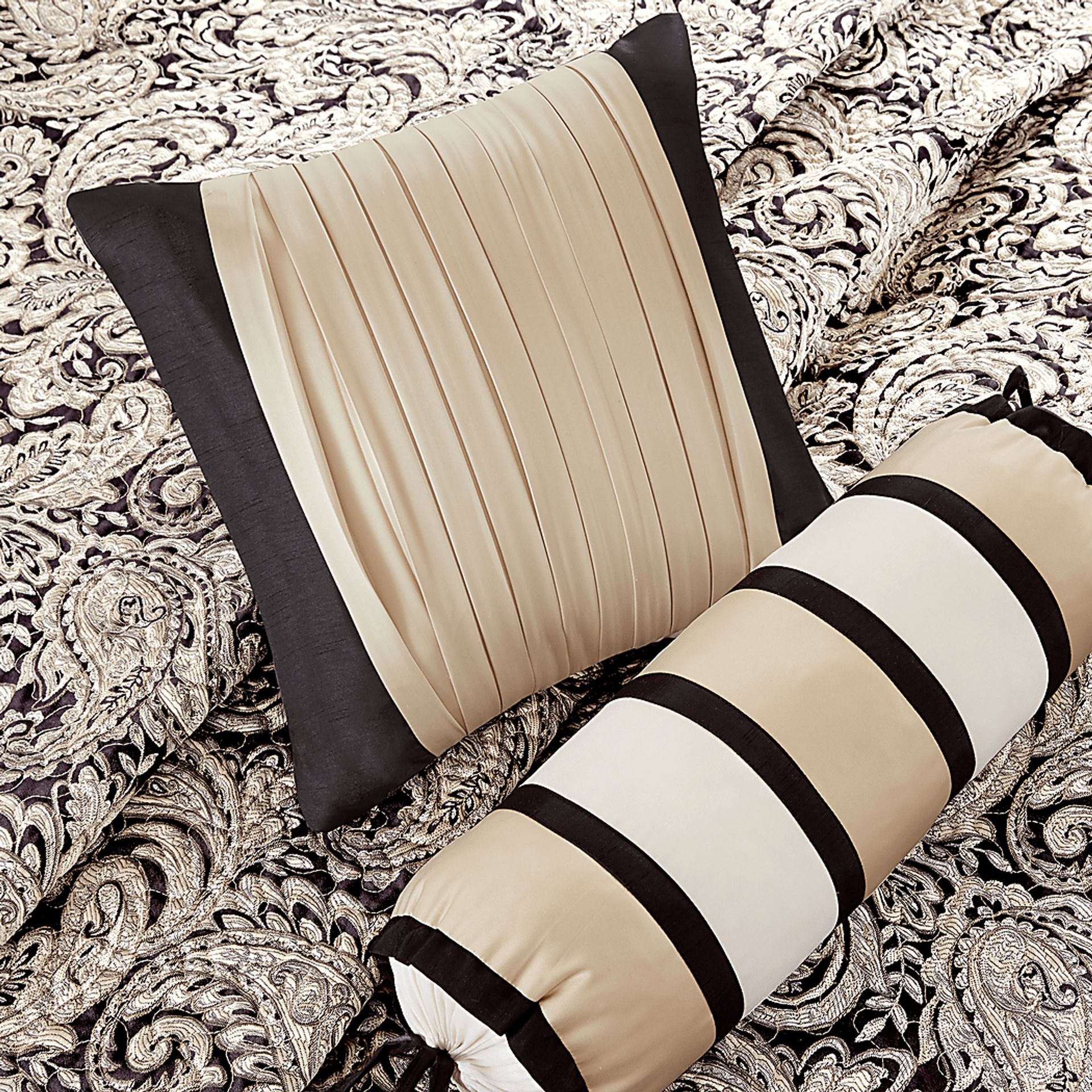 Zandria Black 6 Pc King Coverlet Set - Image 5
