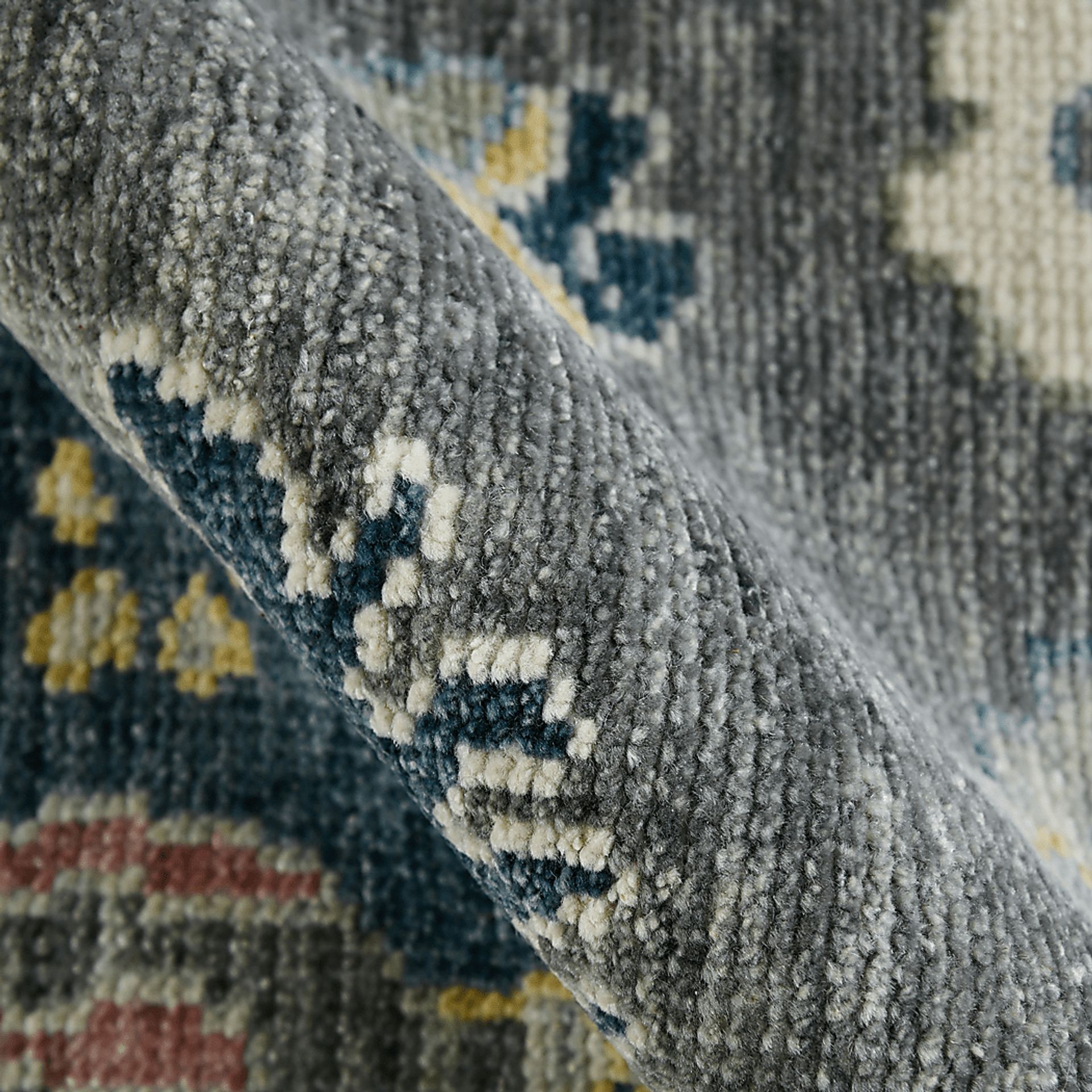 Zaola Gray 10' x 14' Rug - Image 5