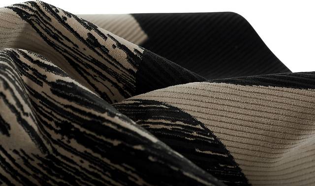 Zaver Off-White 5'3 x 7'6 Rug - Thumbnail - Image 8