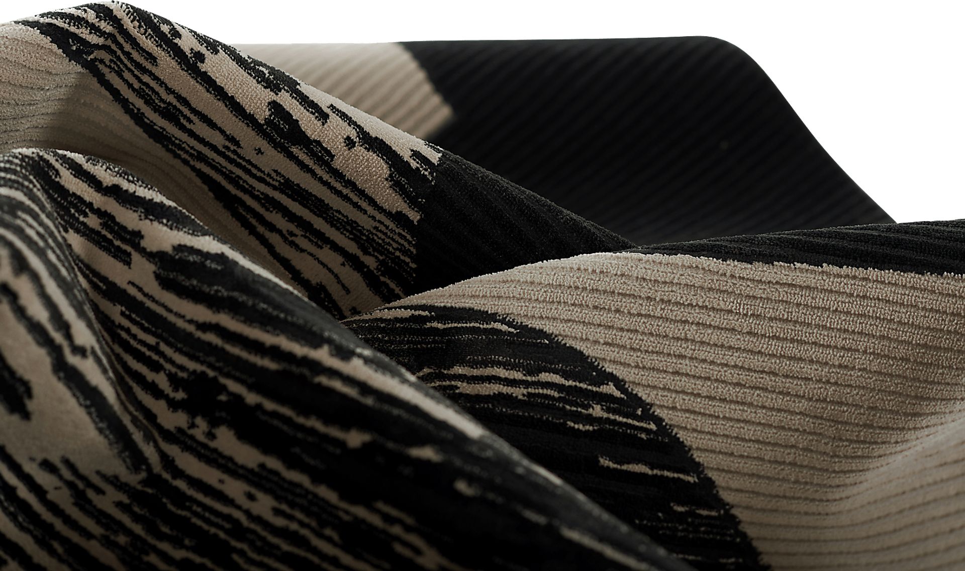 Zaver Off-White 7'10 x 9'10 Rug - Image 8