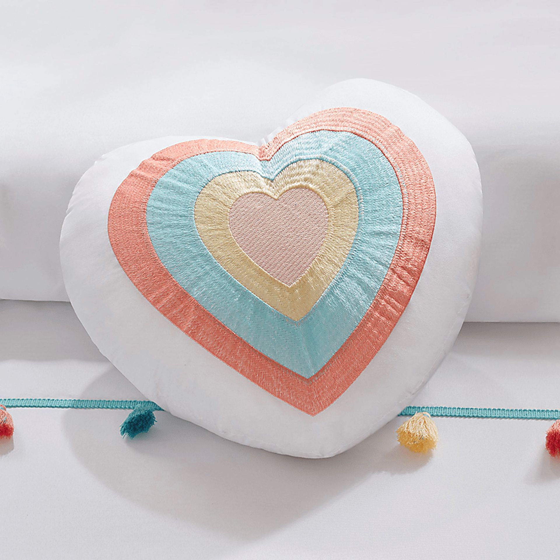 Zeii White Twin Comforter Set - Image 7