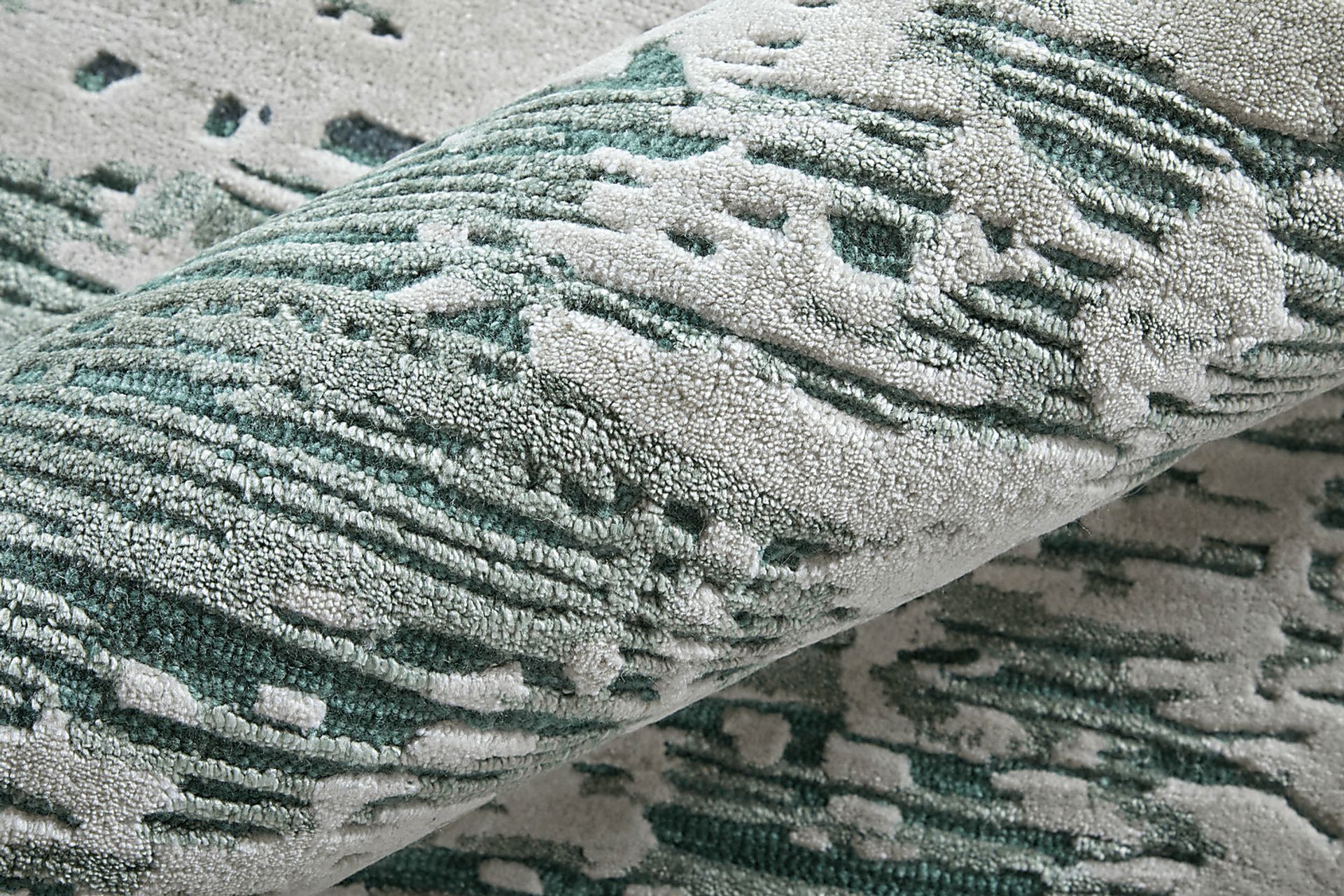 Zephira Green 8' x 10' Rug - Image 3