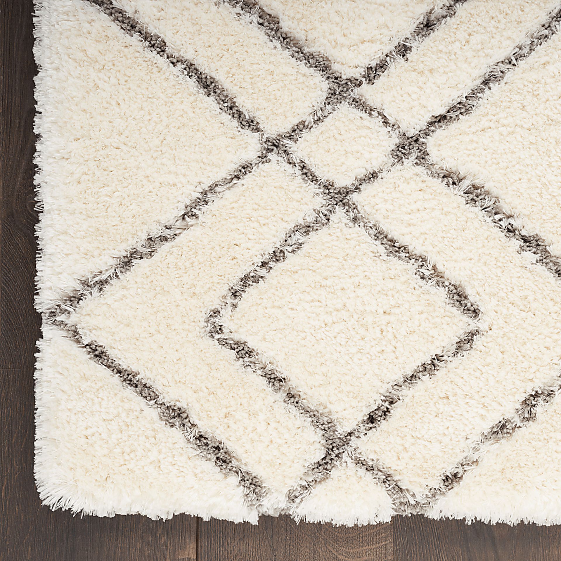 Zulea Ivory 6'7 x 9'2 Rug - Image 3