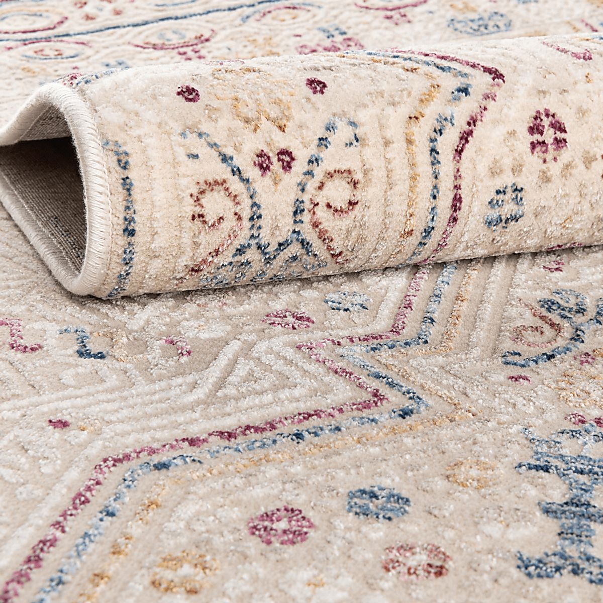 Zulfa Burgundy,Ivory Beige,Red Rugs | Rooms to Go