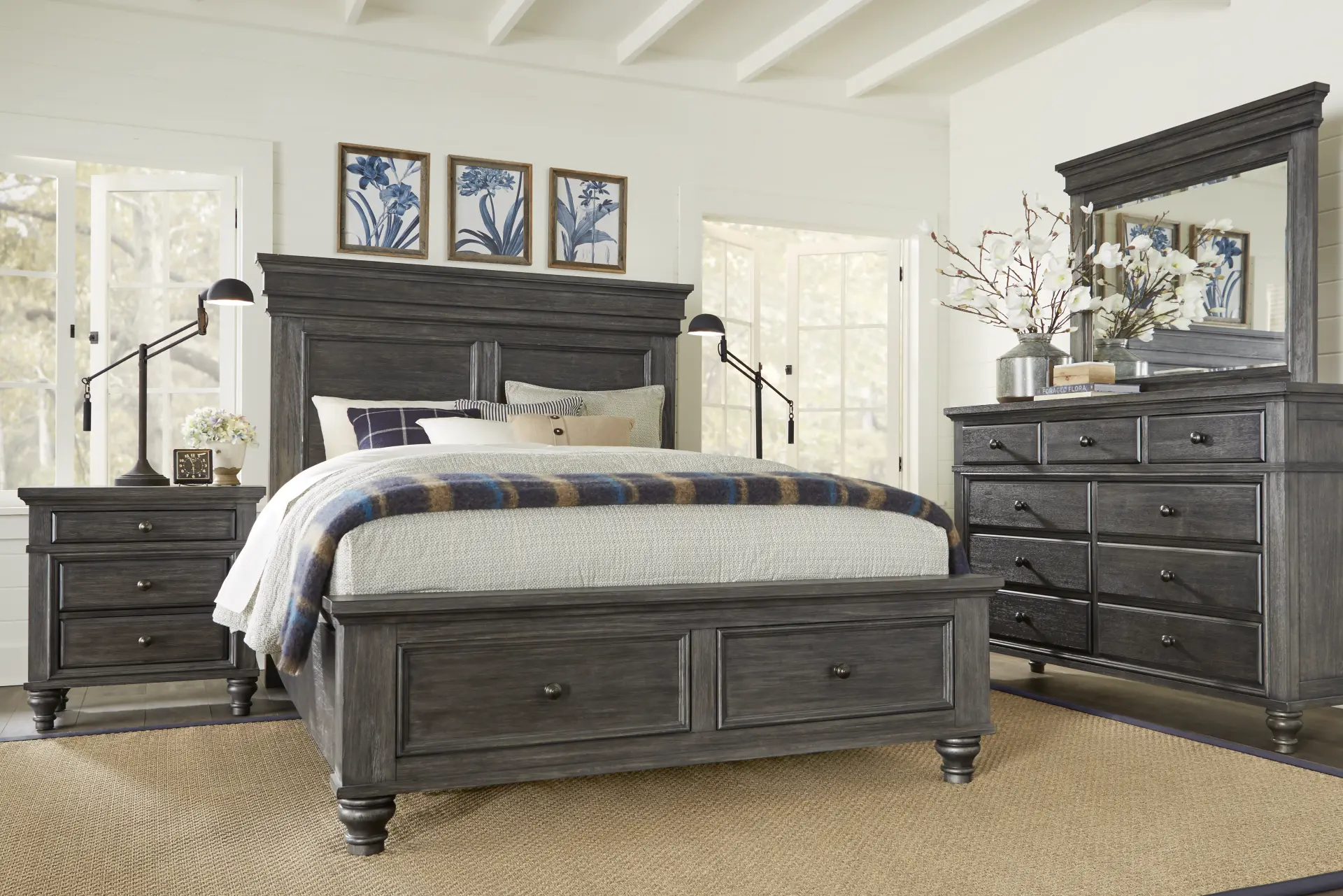 Lake Town Gray 5 Pc King Panel Bedroom with Storage