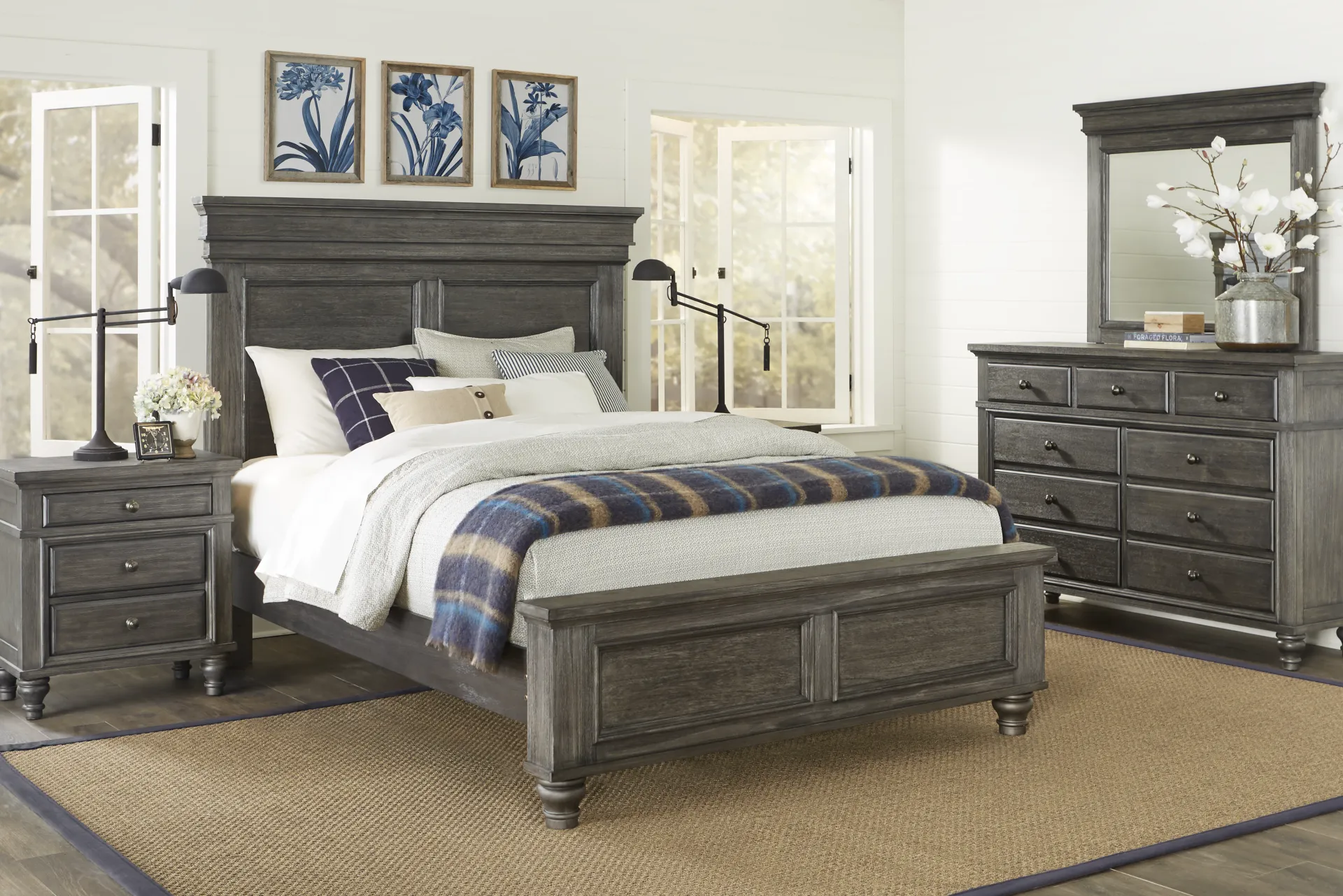 Lake Town Gray 5 Pc Queen Panel Bedroom - Image 2