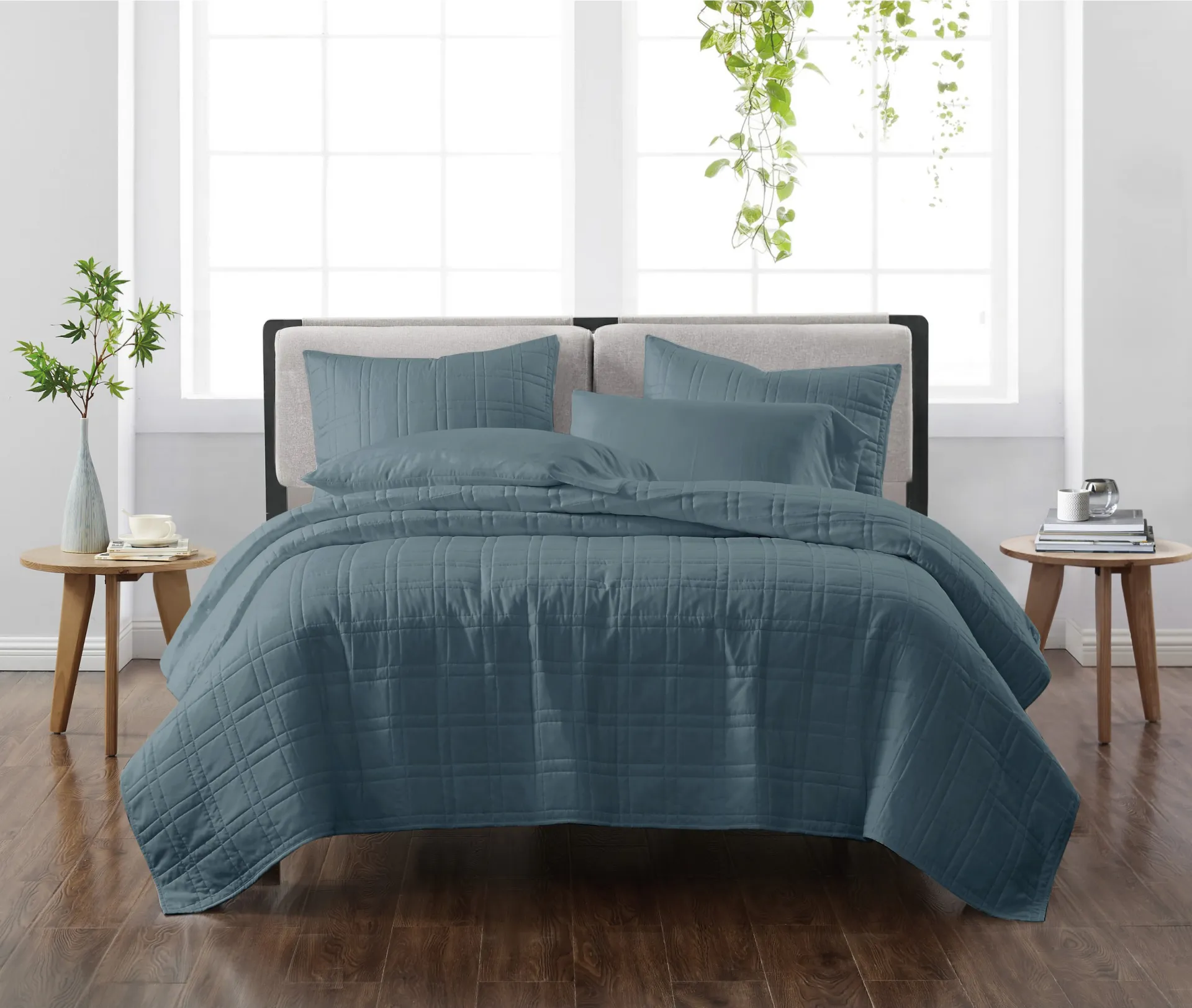 Kids Candy Colors Navy Full/Queen Quilt Set - Image 1