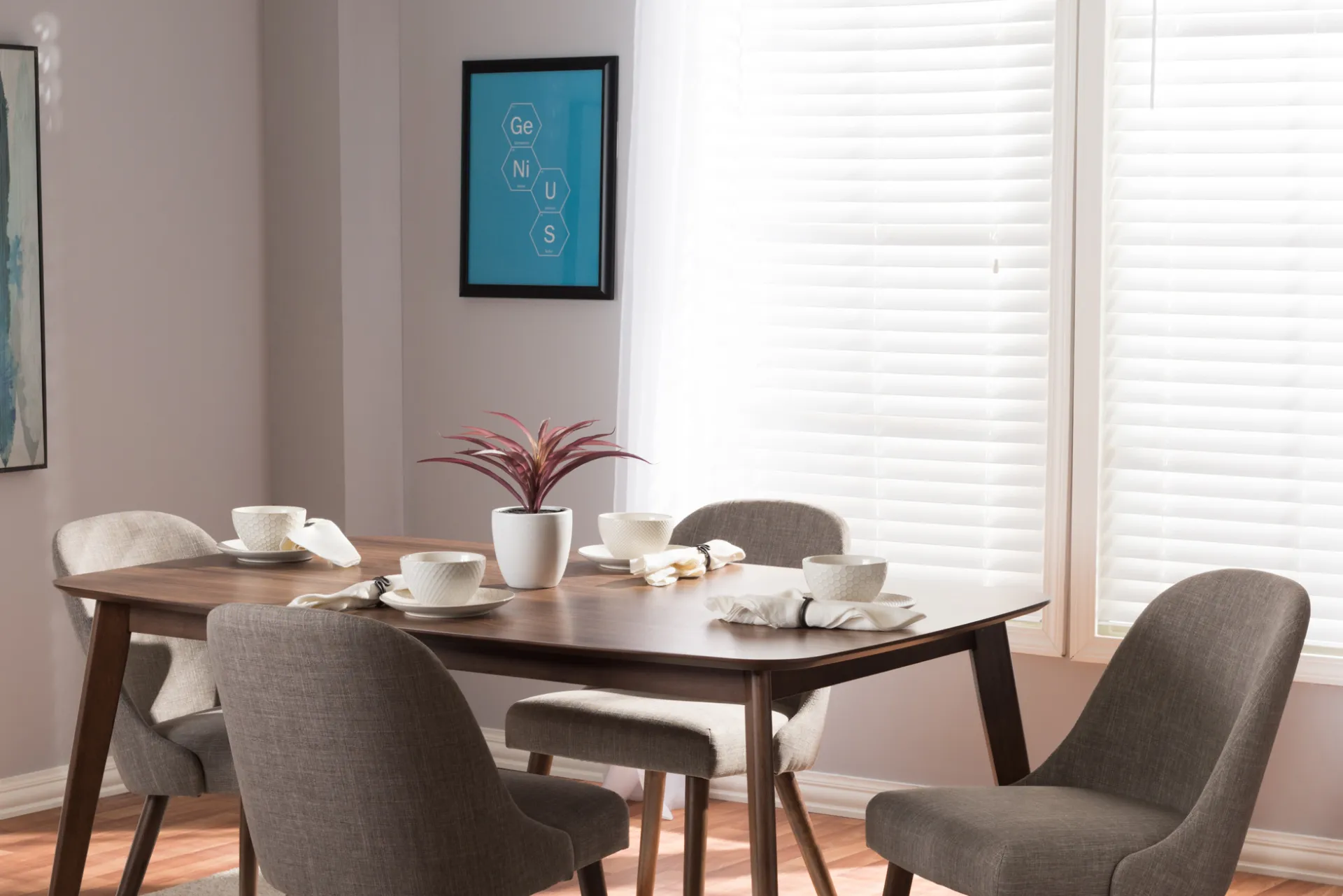Hollilynn Gray 5 Pc Dining Set - Image 2