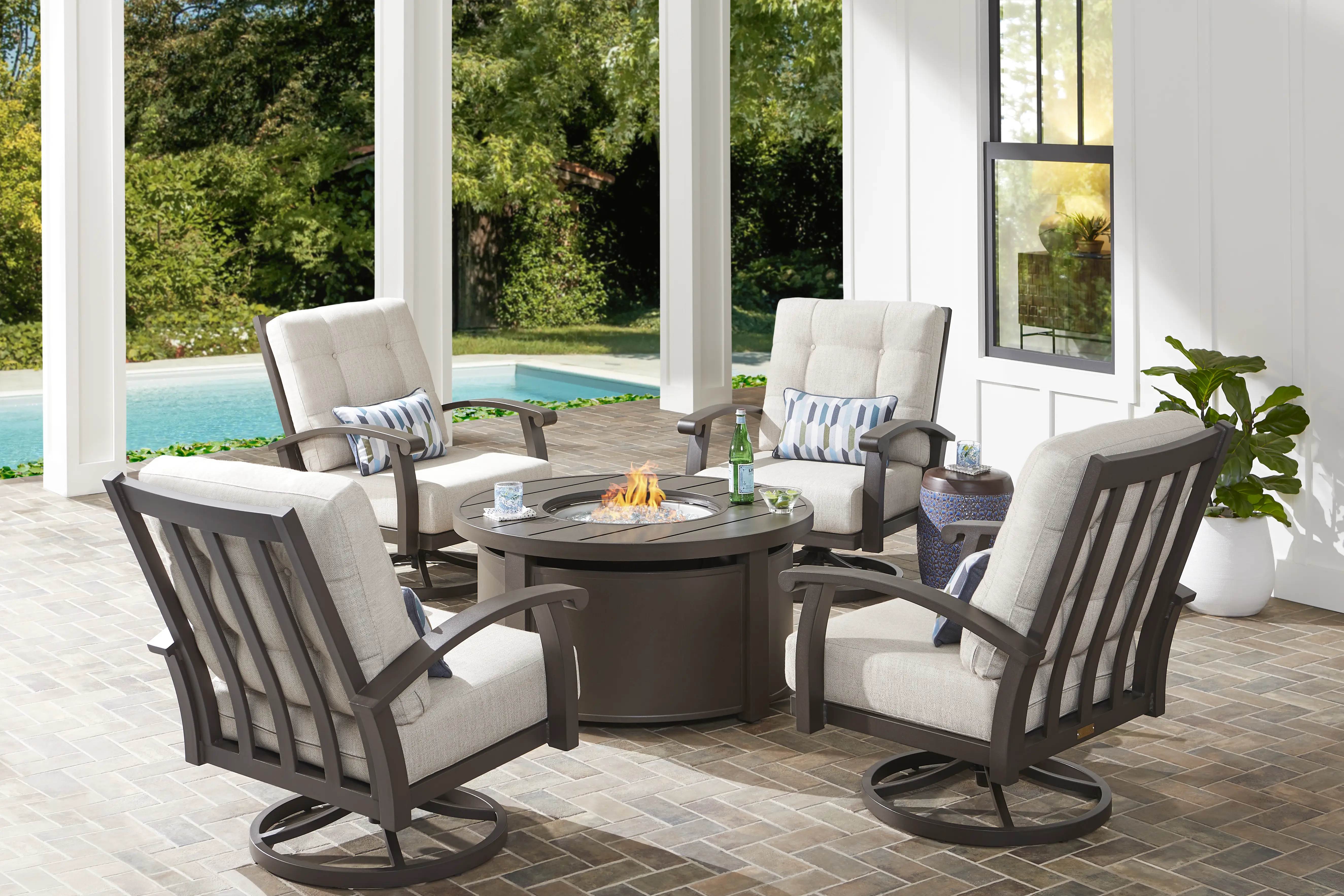 Lake Breeze Aged Bronze Outdoor Swivel Club Chair with Parchment Cushions - Thumbnail - Image 2