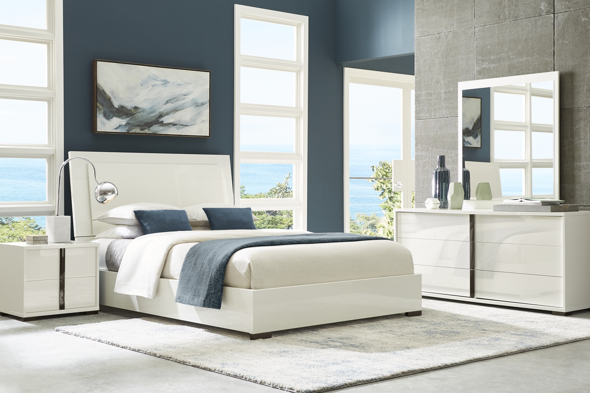 Luma Vista White 5 Pc Queen Bedroom full room