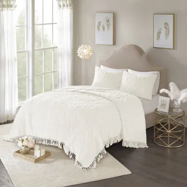Kerlee White 3 Pc Full/Queen Coverlet Set