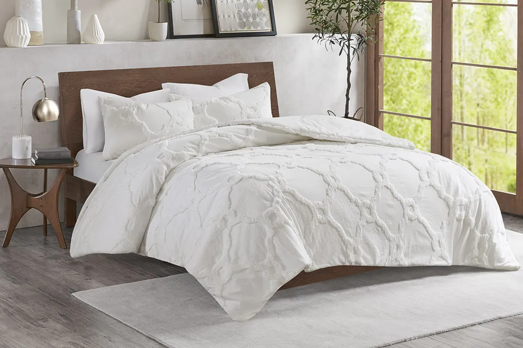 Malurin White 3 Pc Full/Queen Duvet Set